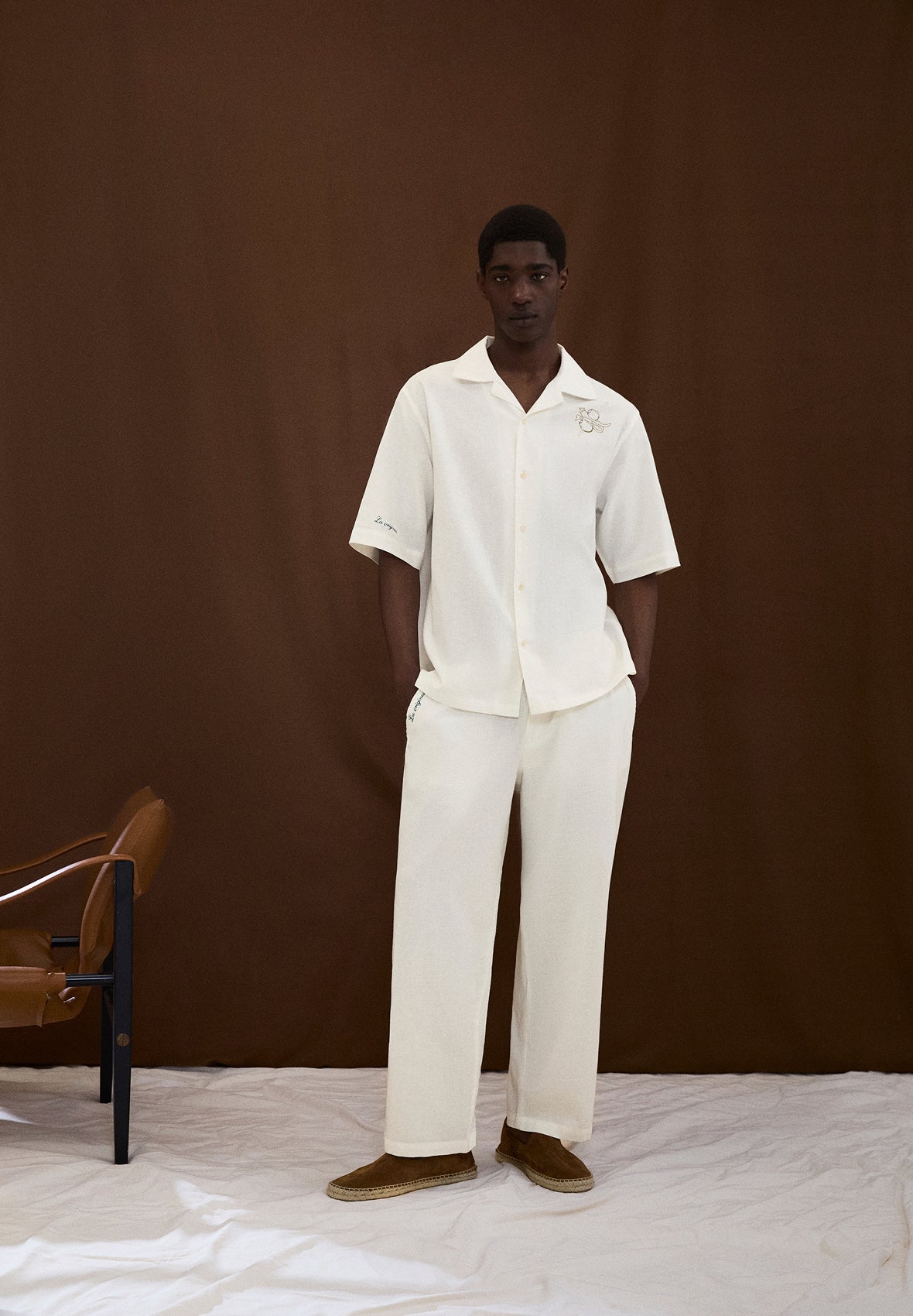 150625_mob_resort_capsule_man_03