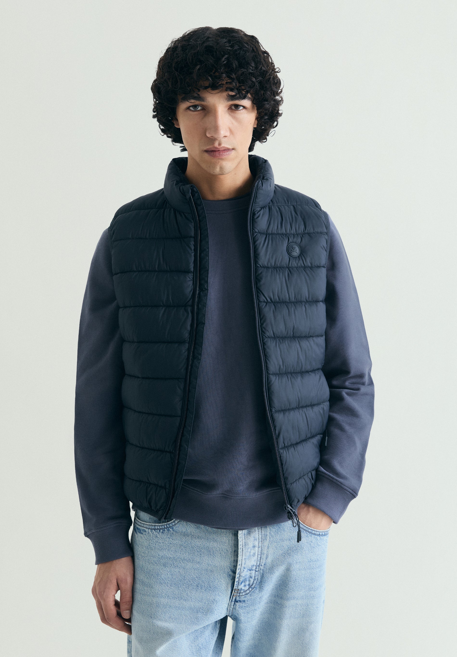 PUFFER VEST WITH SKULL