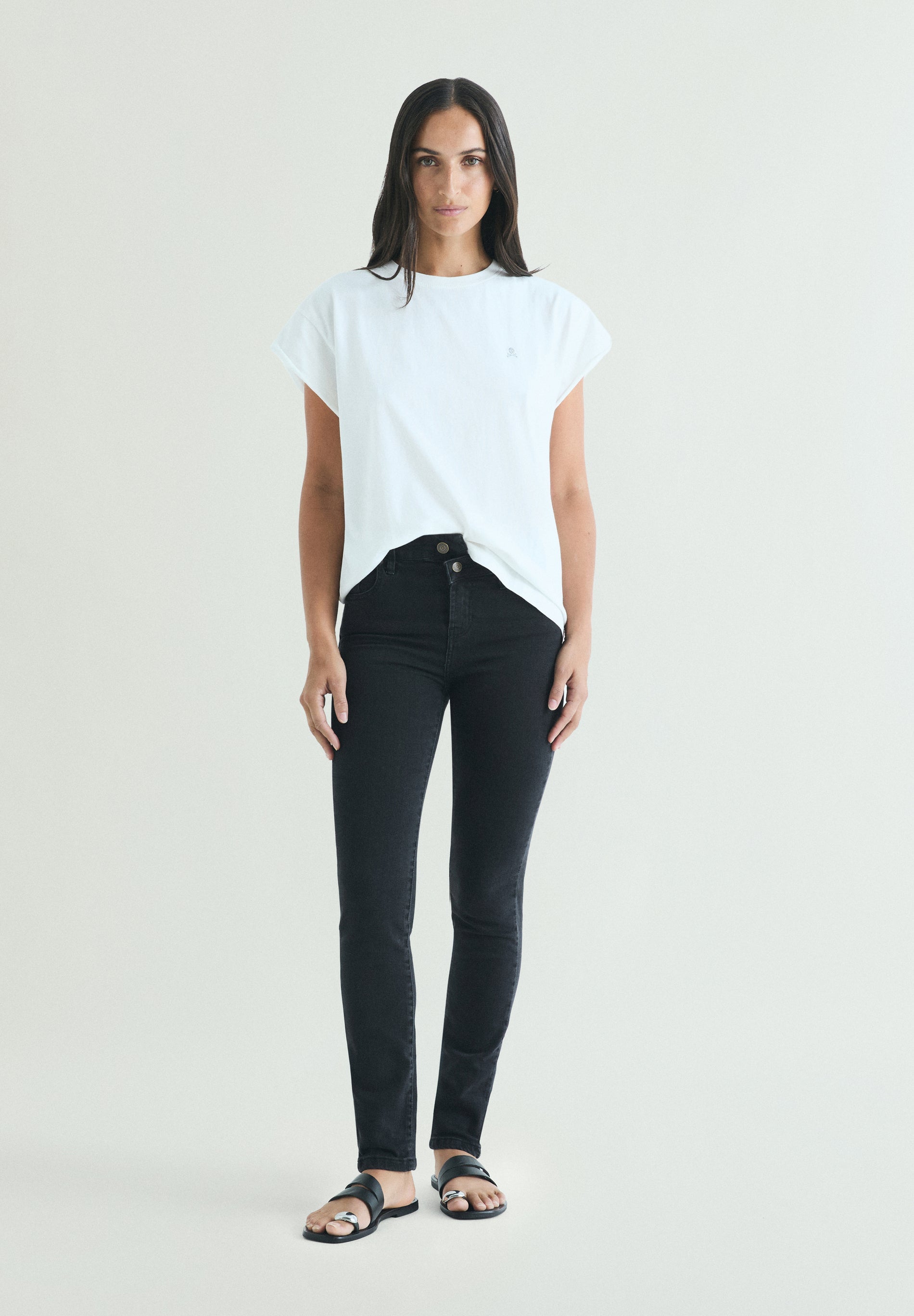 SKINNY JEANS WITH BUTTONS