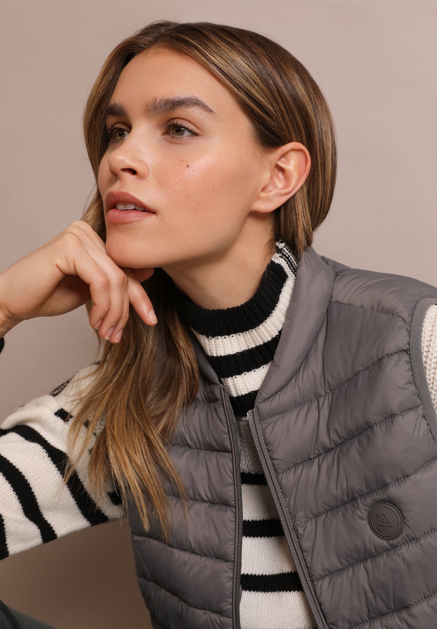 VESTE SANS MANCHES MATELASSÉE SKULL