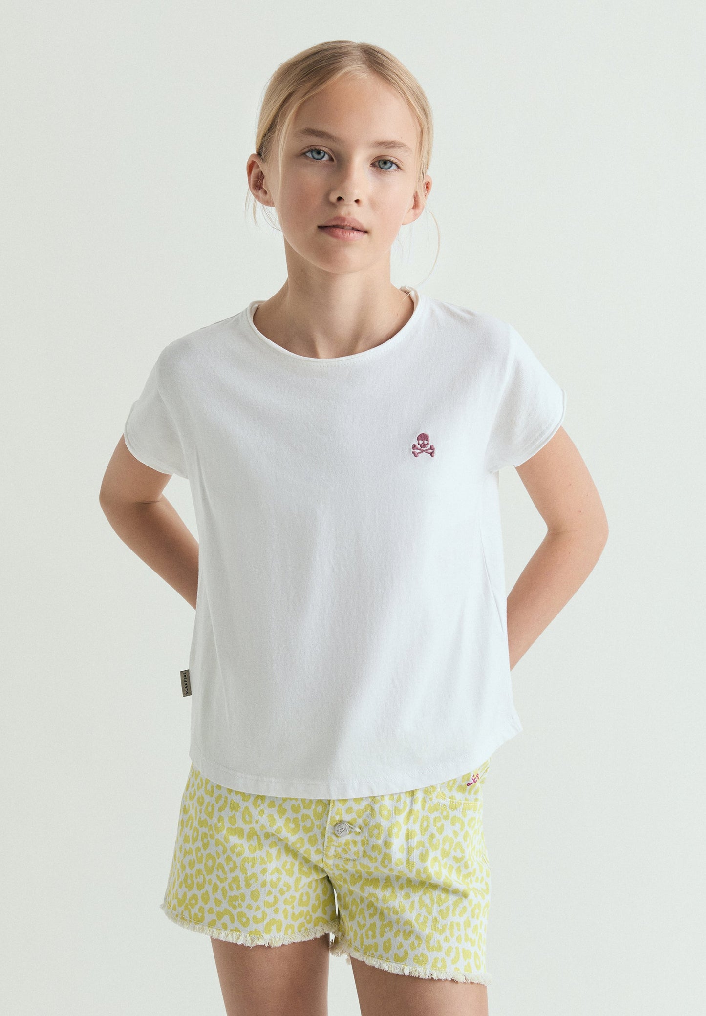 BASIC T-SHIRT WITH CONTRAST SKULL