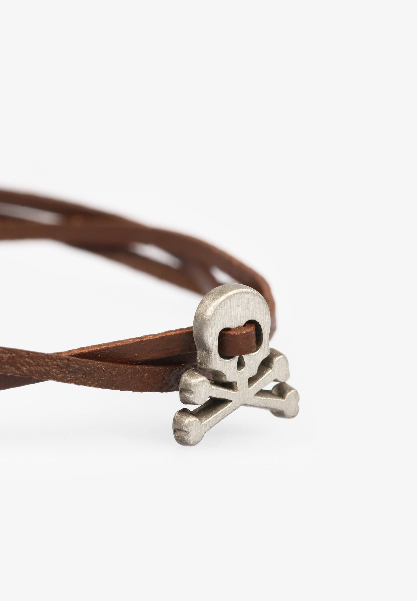 CORD BRACELET WITH SKULL