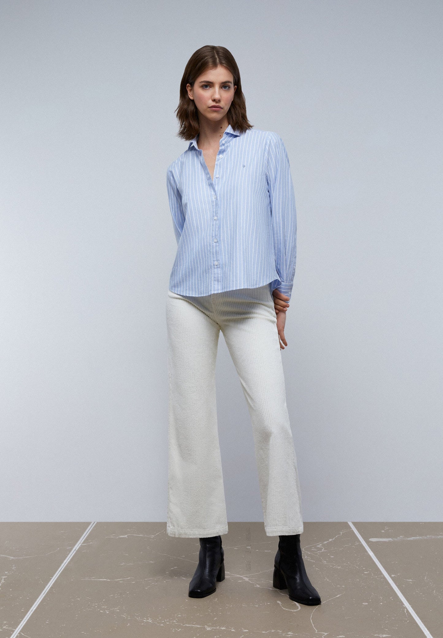 CAMISA CLÁSICA BORDADO PECHO - Scalpers