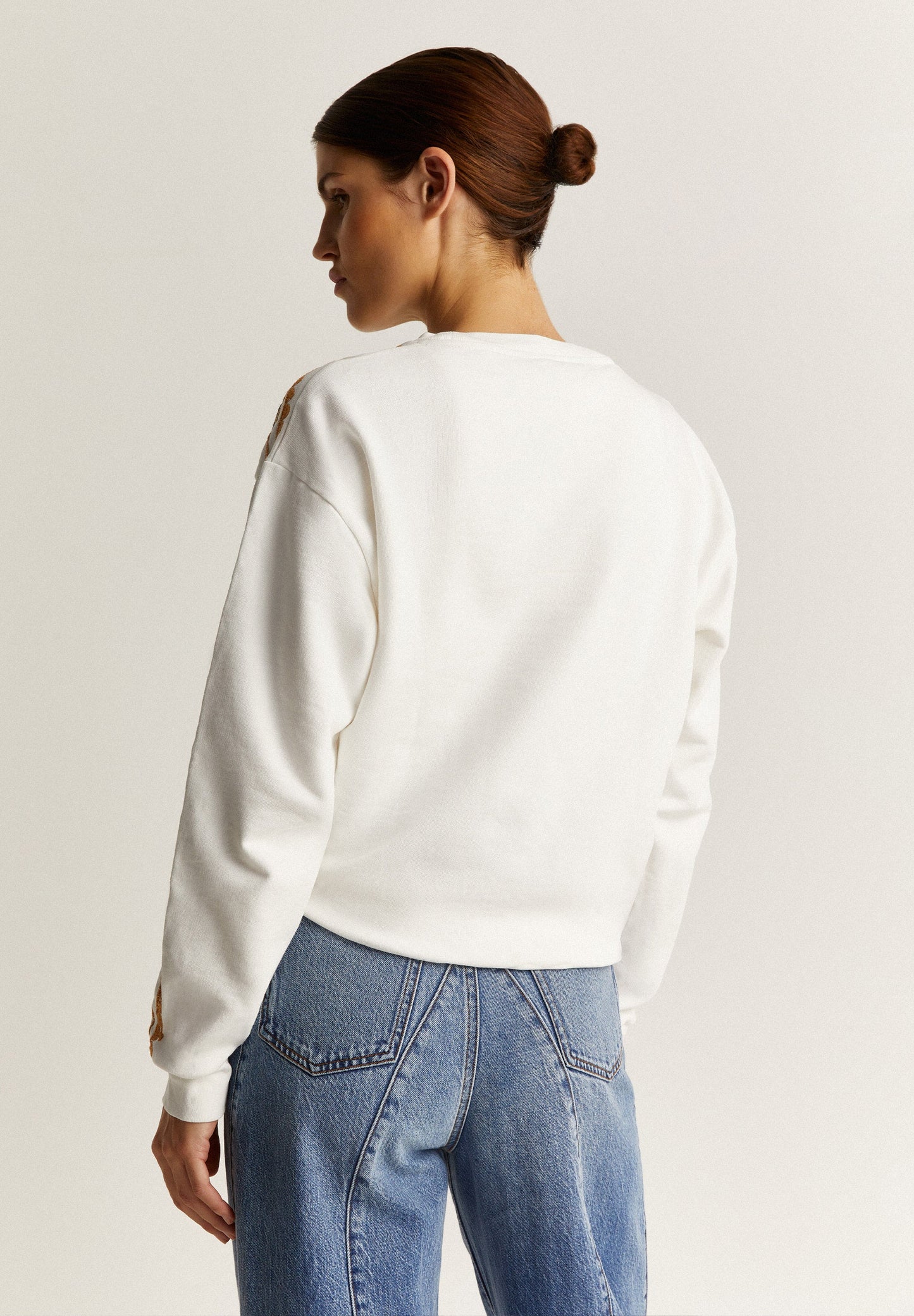 SWEATSHIRT WITH EMBROIDERED SLEEVE DETAILS