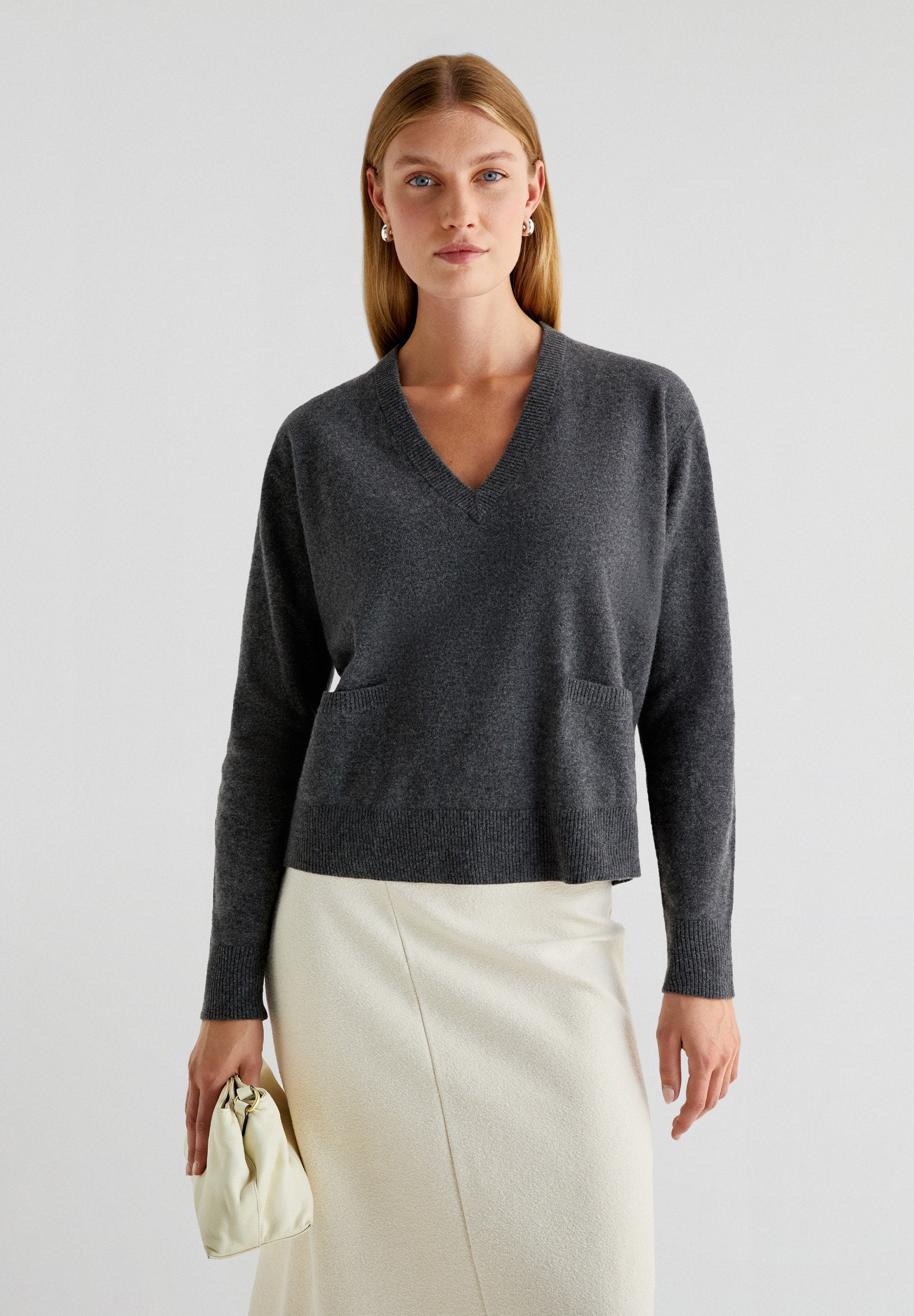 PULL JOY AVEC POCHE EN V