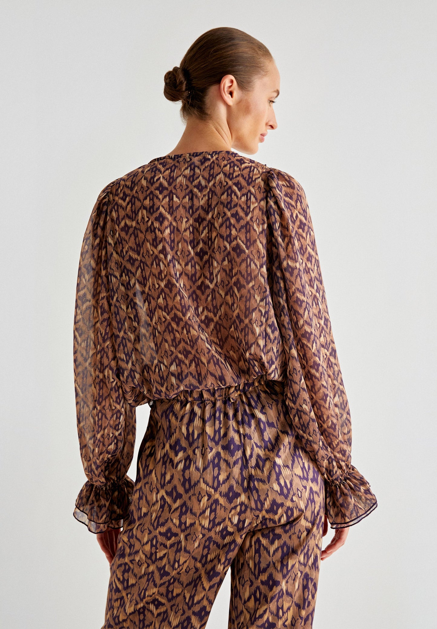 BLOUSE ETHNIQUE À VOLANTS