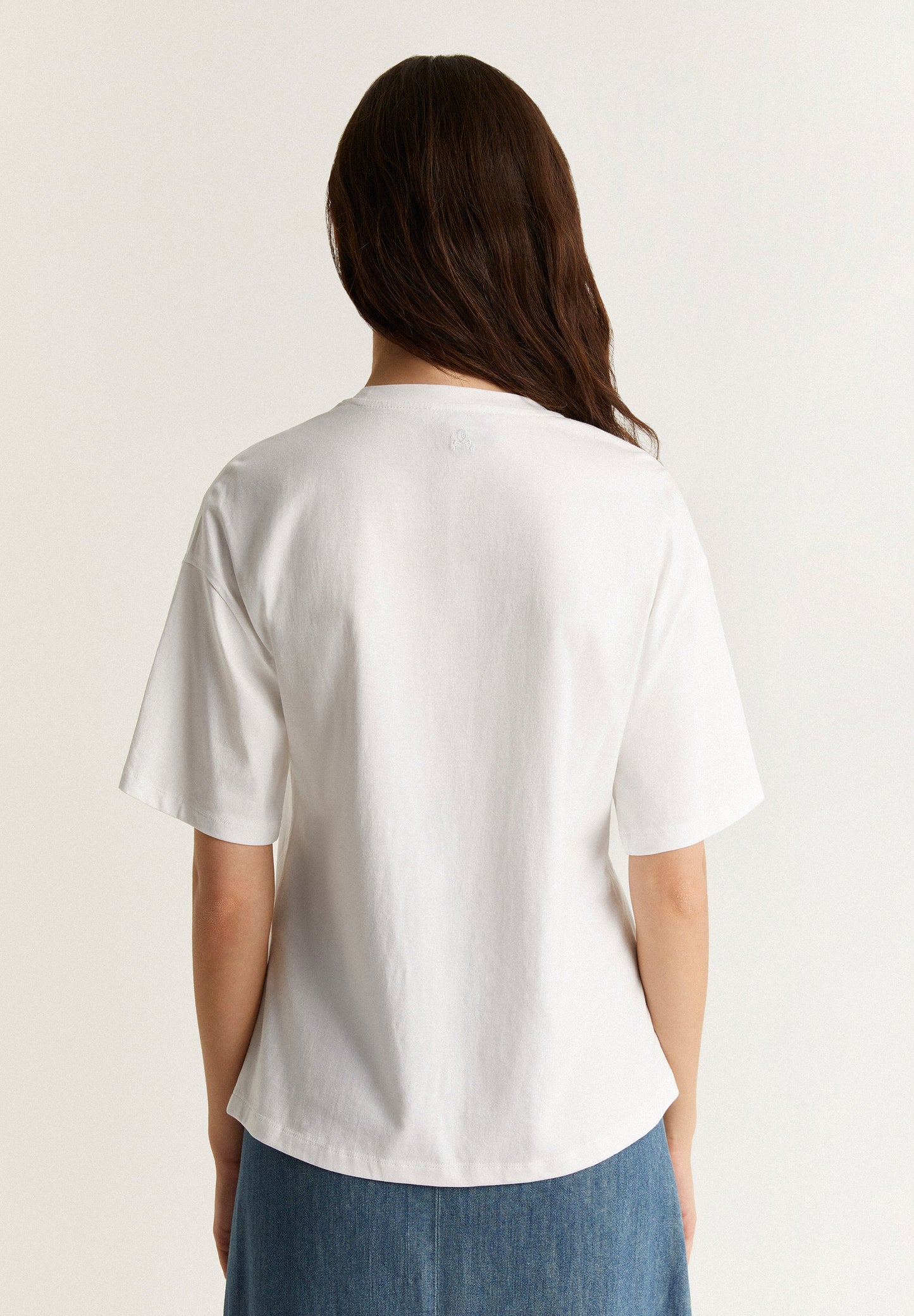 T-SHIRT WITH FRONT BUTTONHOLE DETAIL