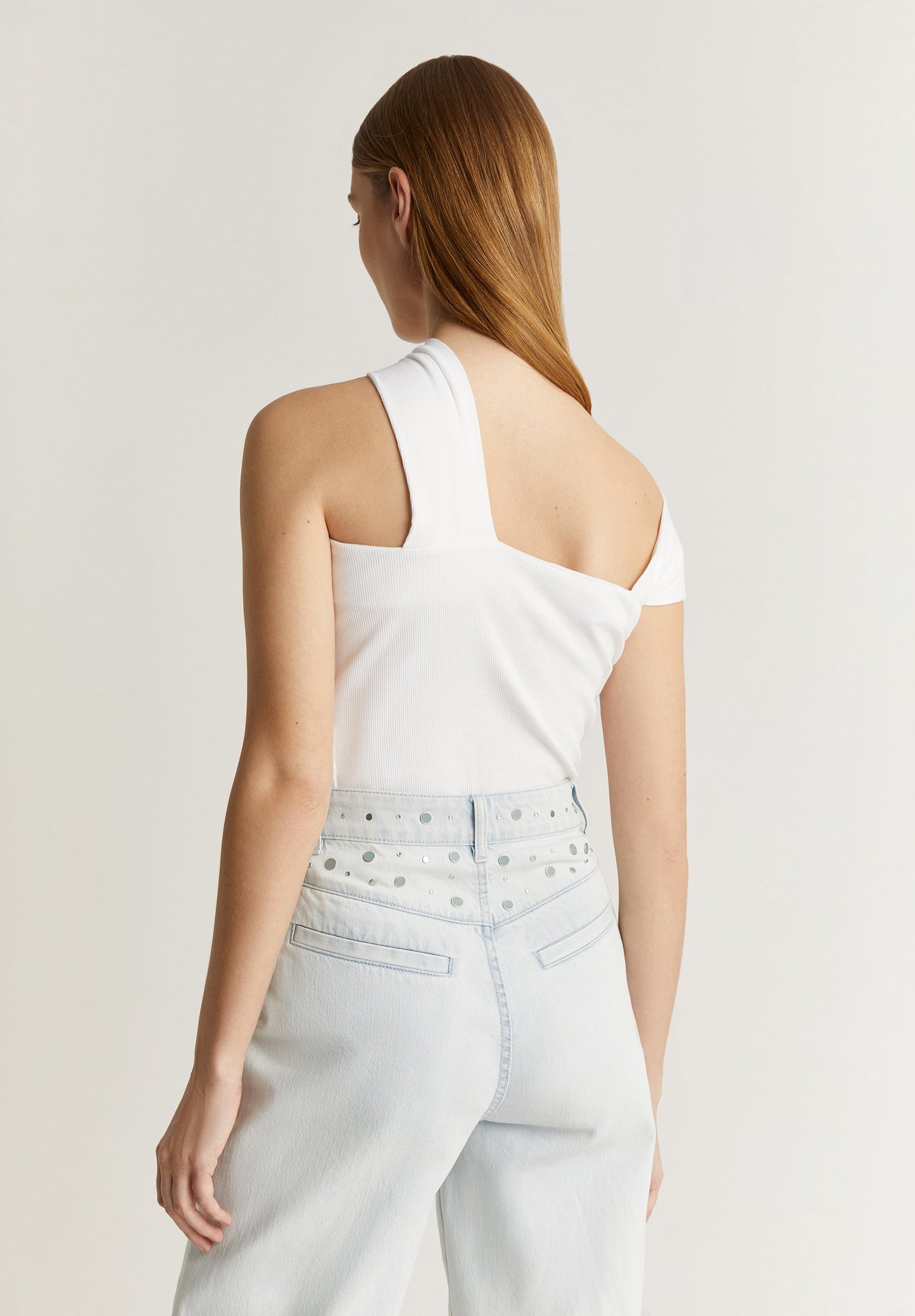 TOP WITH KNOT DETAIL