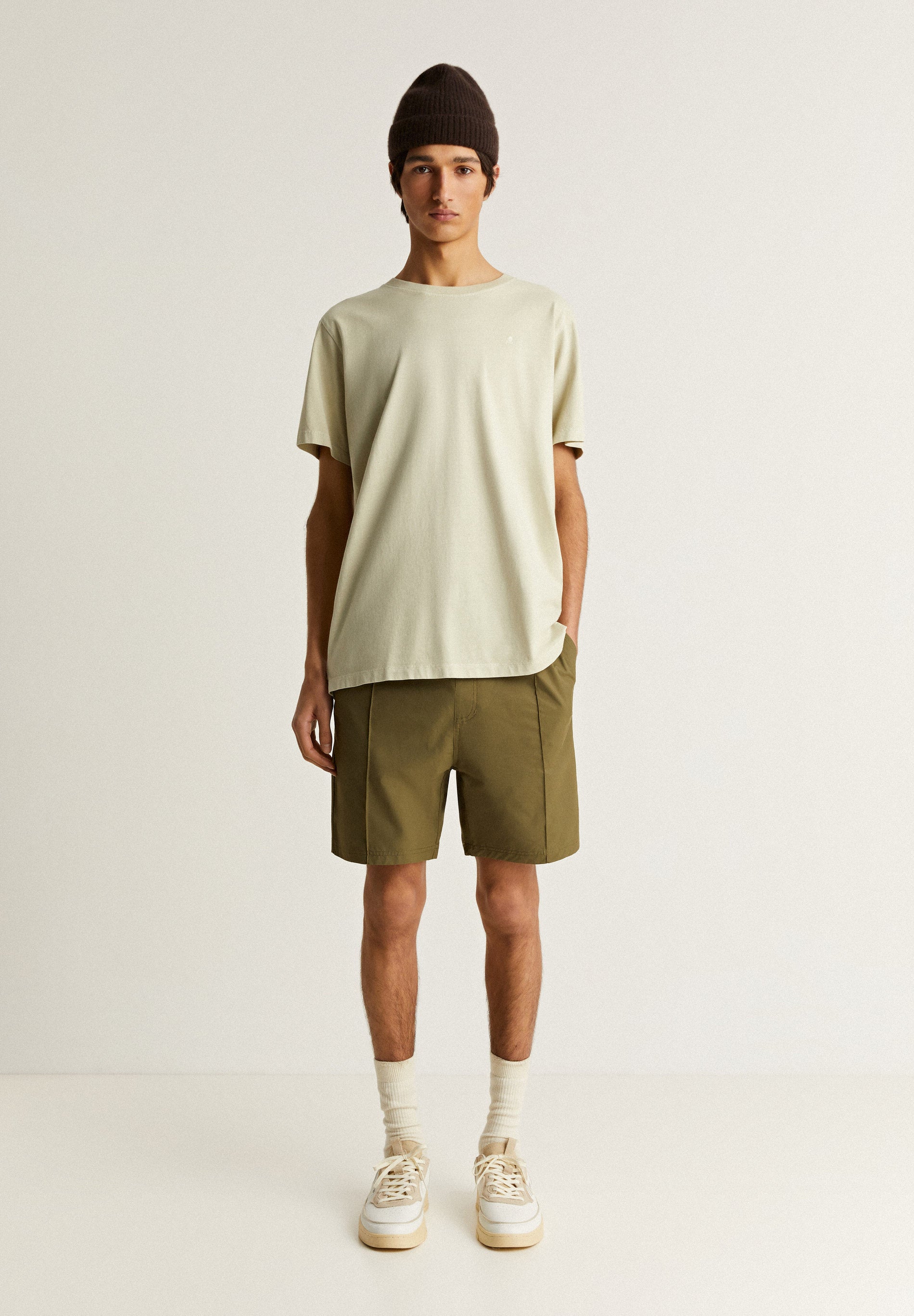 BERMUDA SHORTS WITH SEAM DETAIL