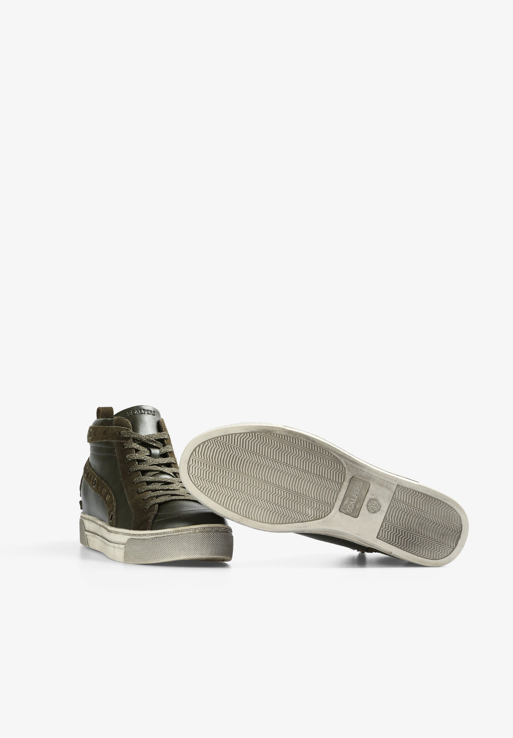 SNEAKERS BOTAS ALTAS TACHUELAS - Scalpers