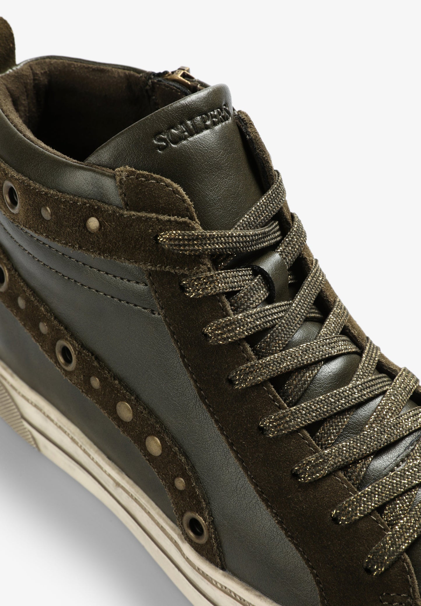 SNEAKERS BOTAS ALTAS TACHUELAS - Scalpers