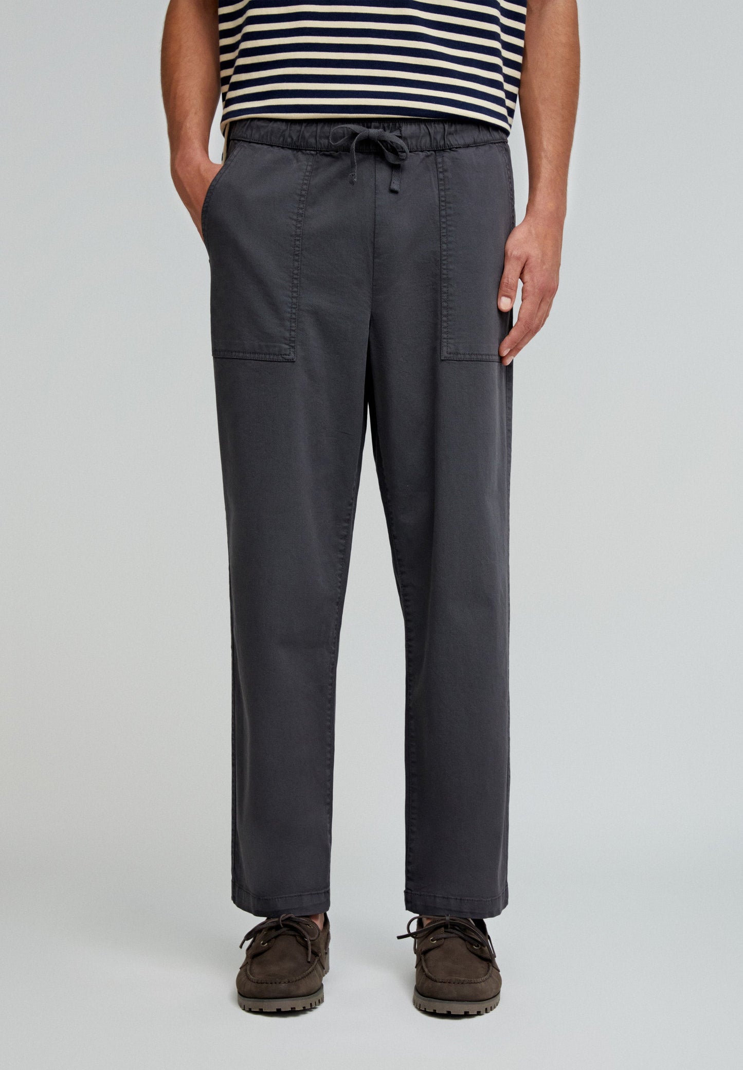 RELAXED FIT TROUSERS WITH ELASTICATED WAISTBAND