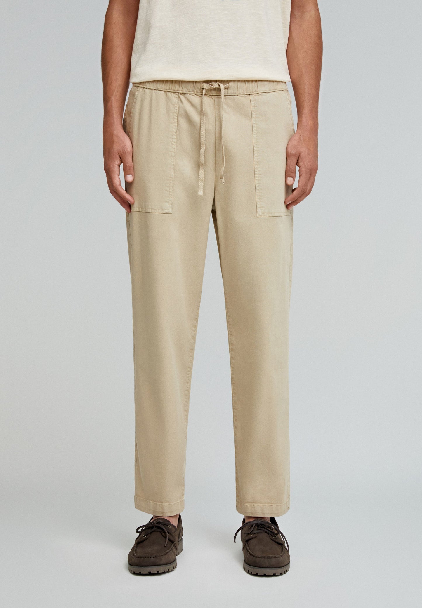 RELAXED FIT TROUSERS WITH ELASTICATED WAISTBAND