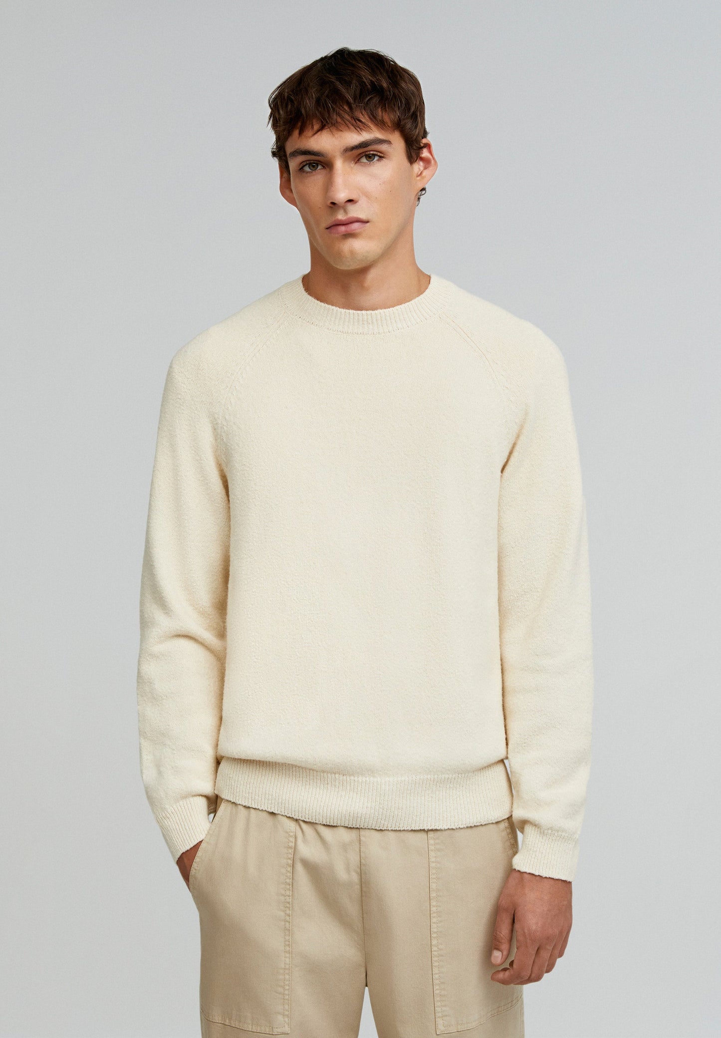 ROUND NECK SWEATER