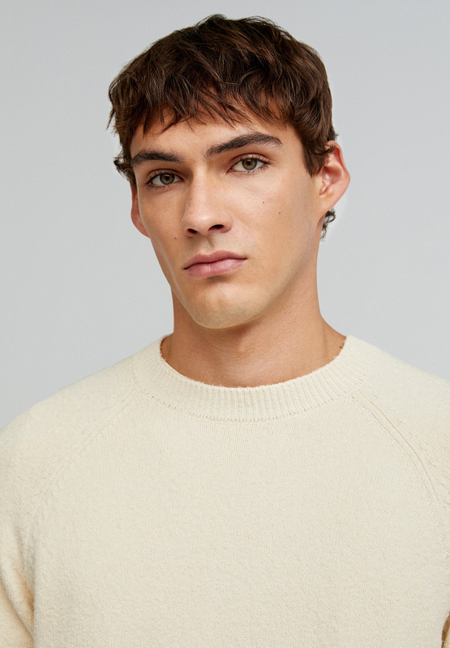 ROUND NECK SWEATER