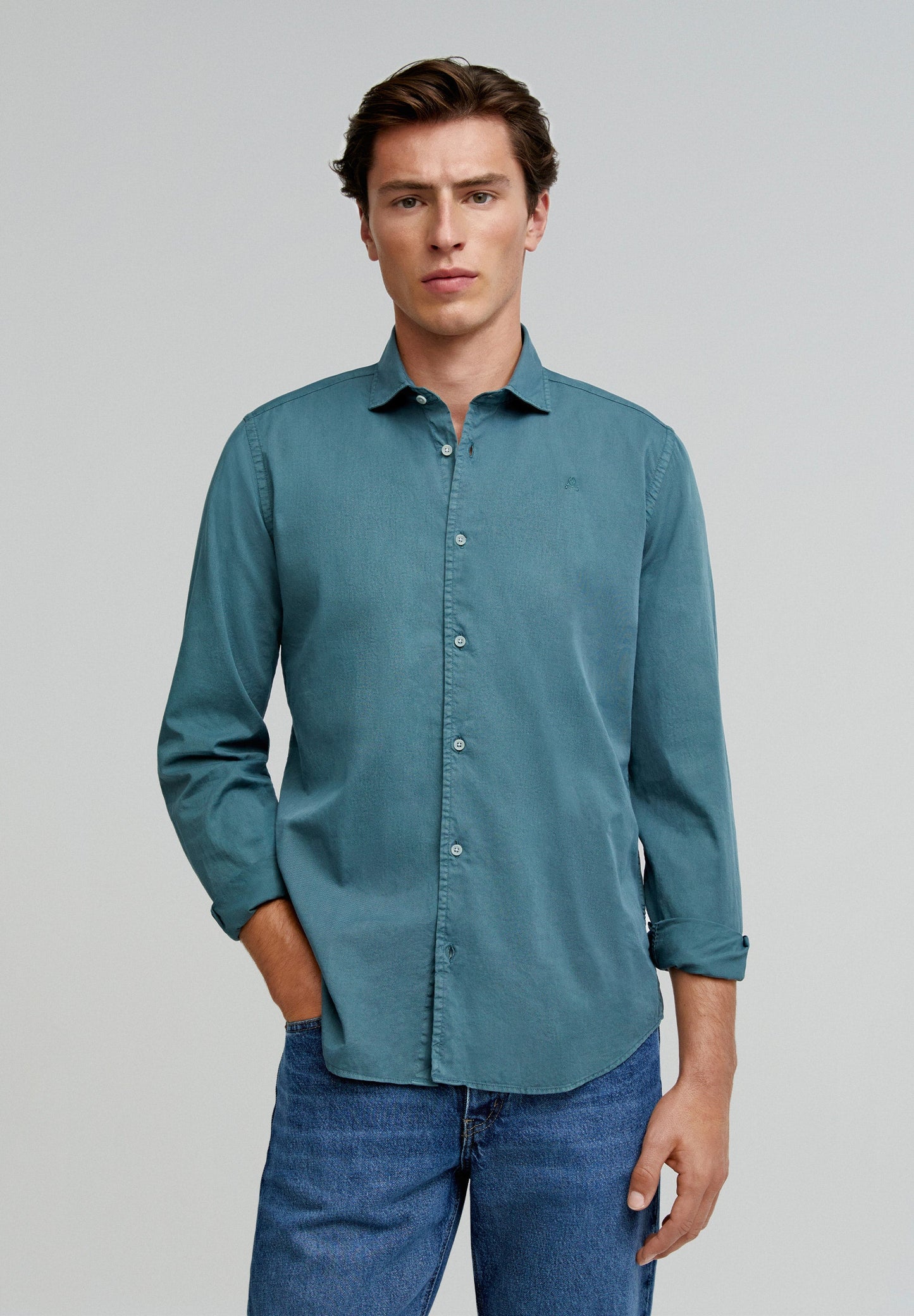 CHEMISE CRÂNE AVEC BRODERIE ASSORTIE