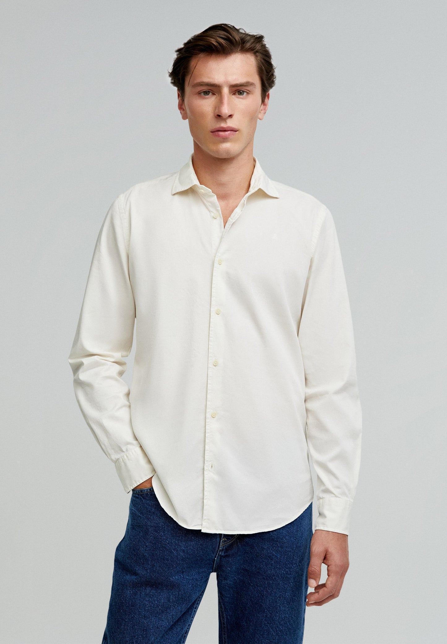 CHEMISE CRÂNE AVEC BRODERIE ASSORTIE