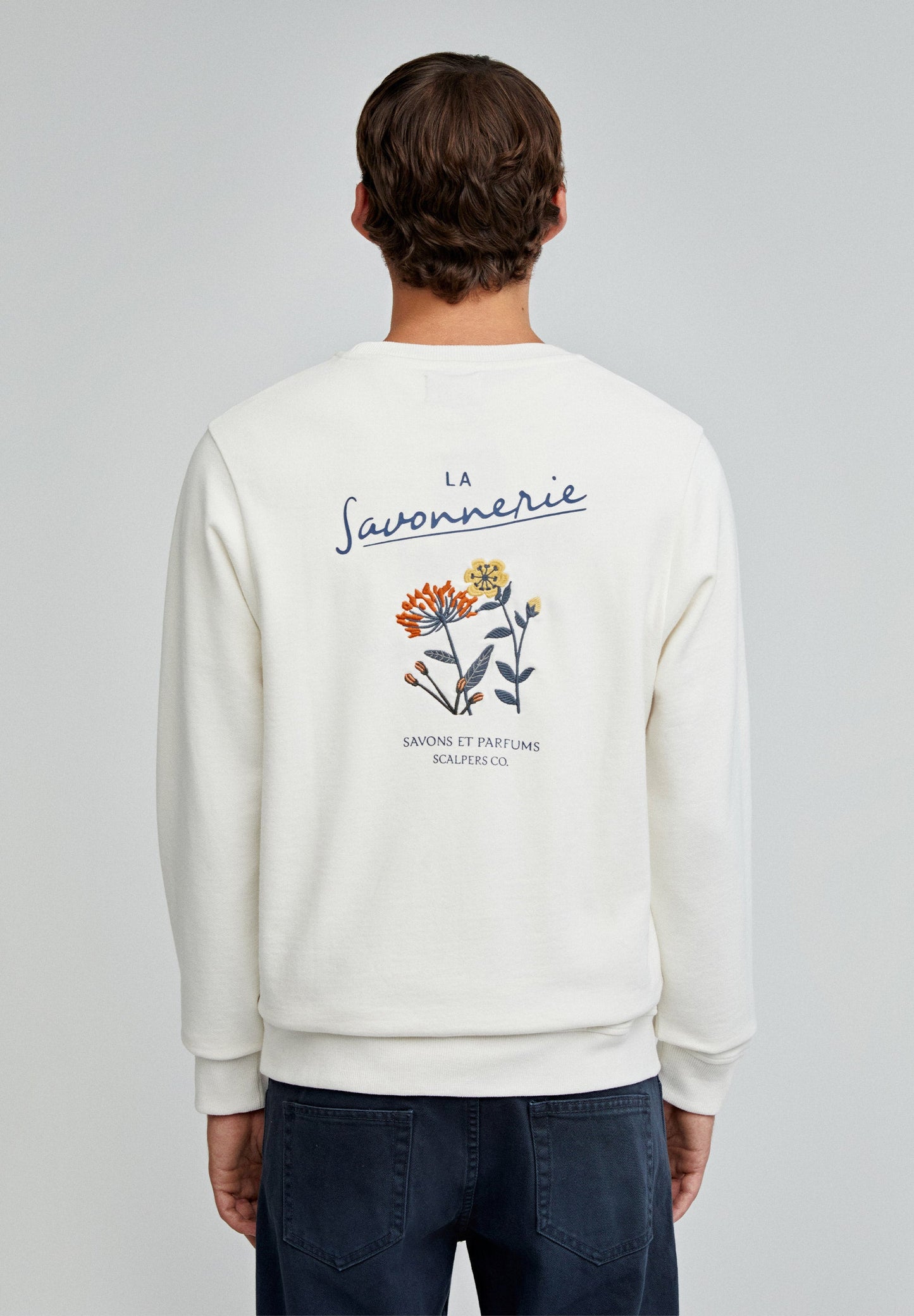 EMBROIDERED SWEATSHIRT