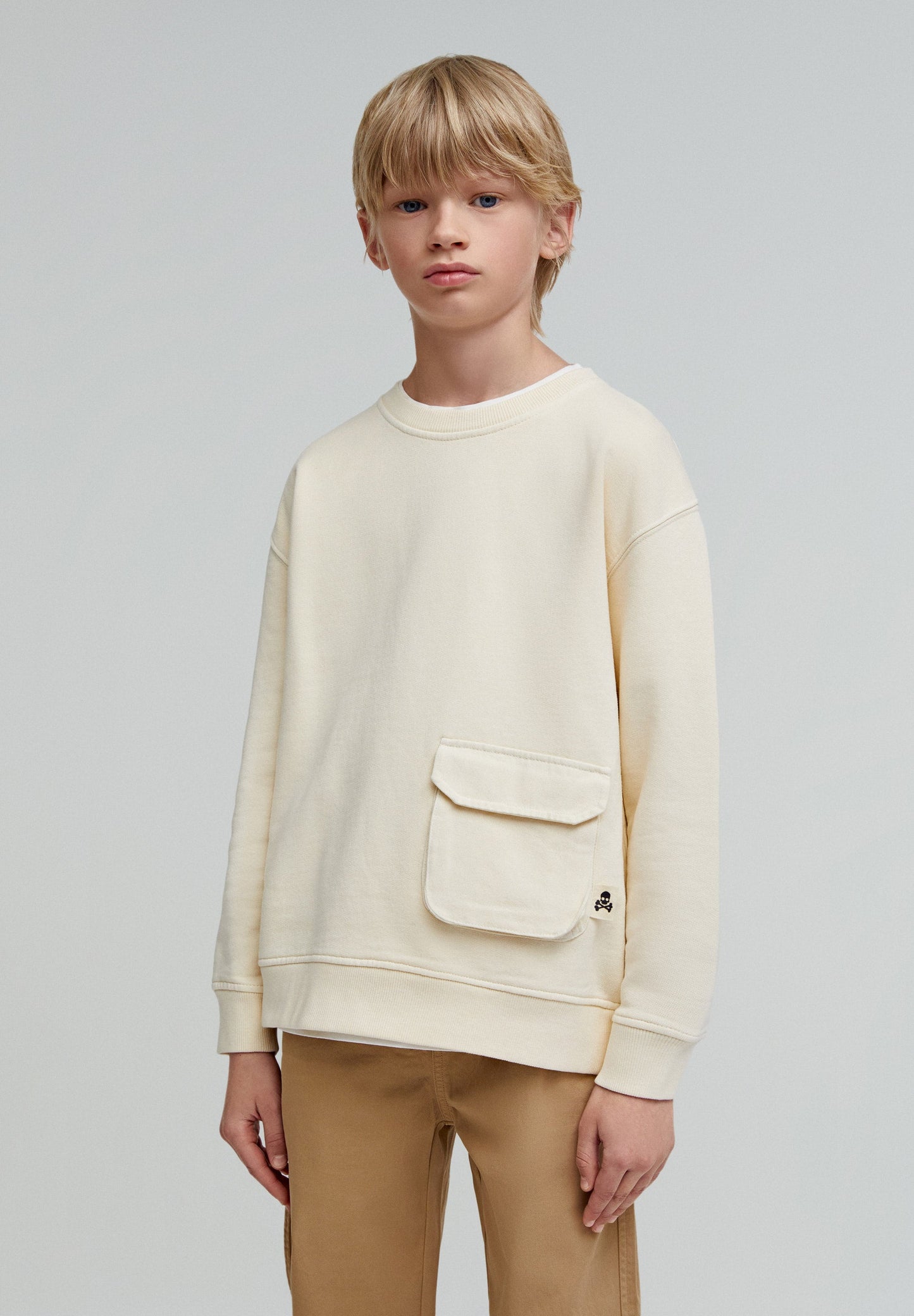 SWEATSHIRT WITH CARGO-STYLE POCKET