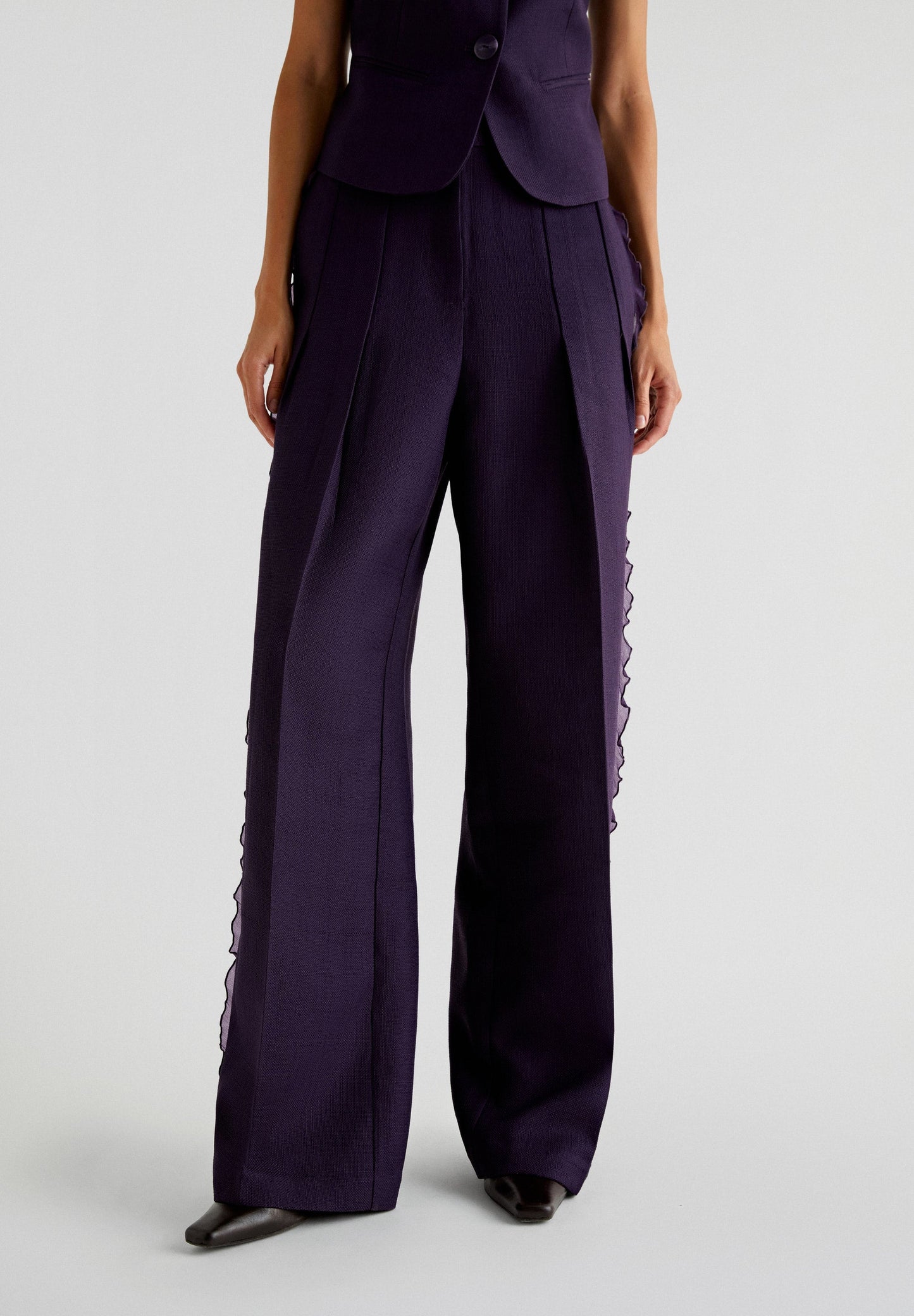 PANTALON LONGUEUR AVEC DÉTAIL EN ORGANZA