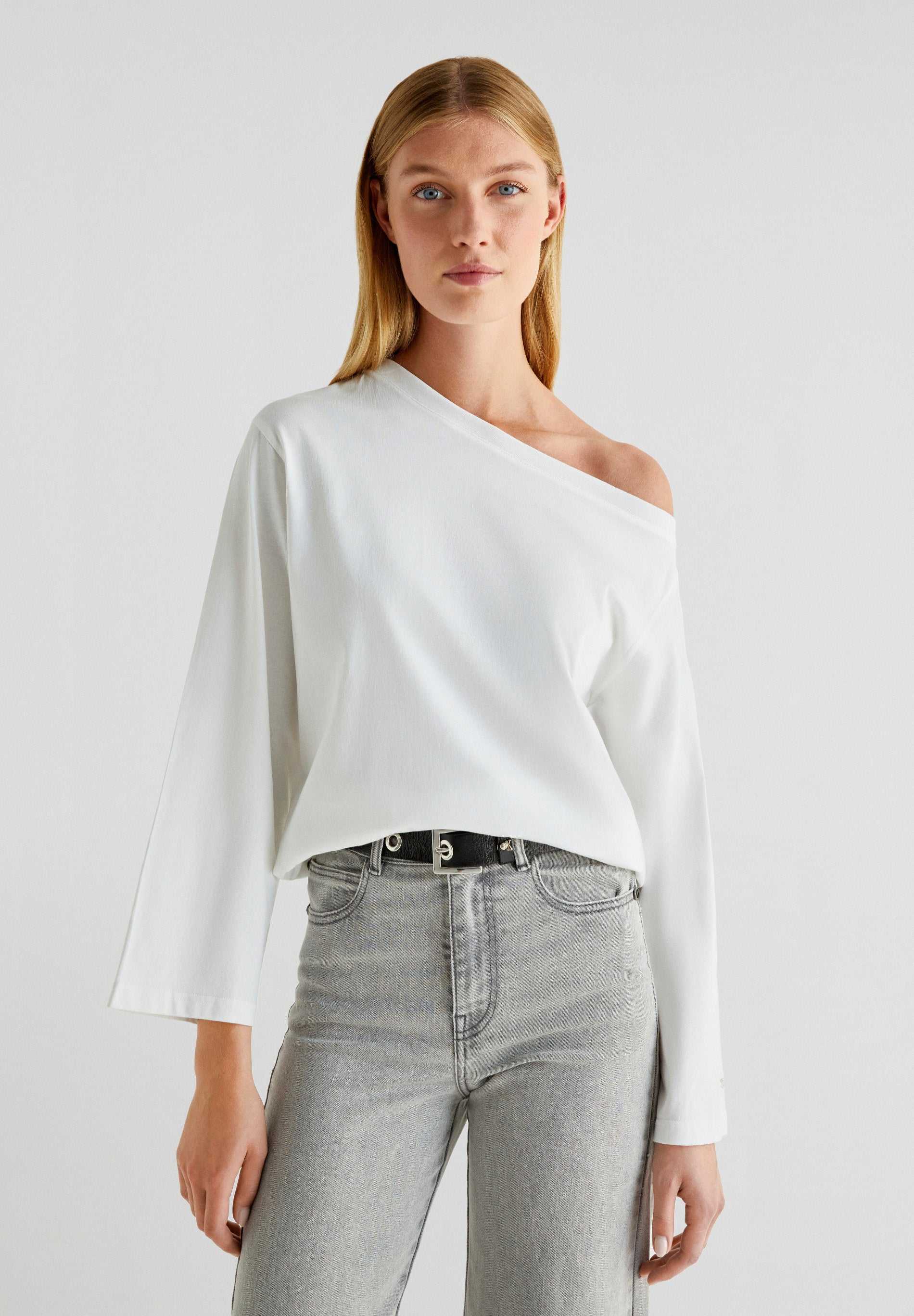 T-SHIRT WITH BOAT NECKLINE