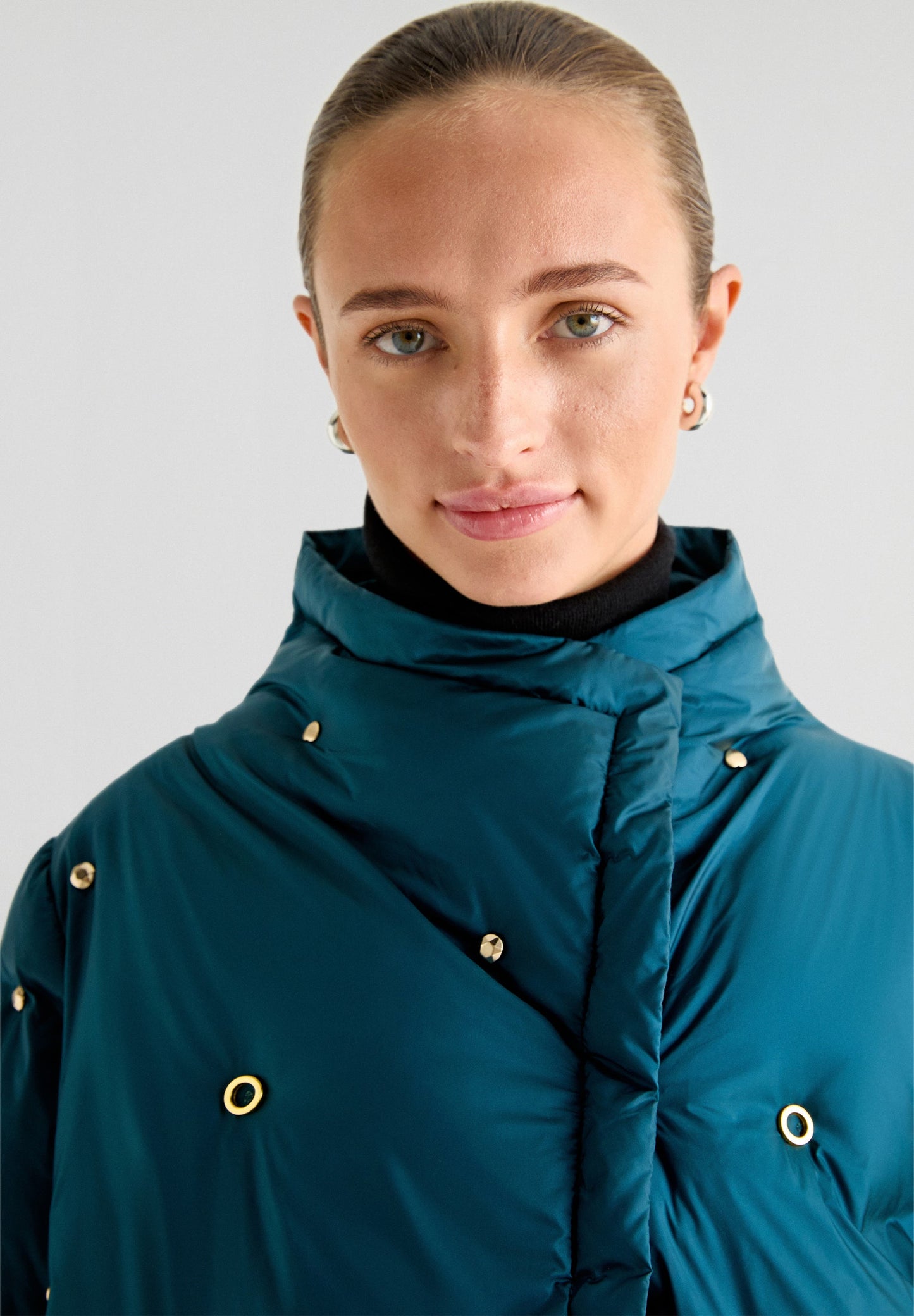 MANTEAU DOUDOUNE À CLOUS