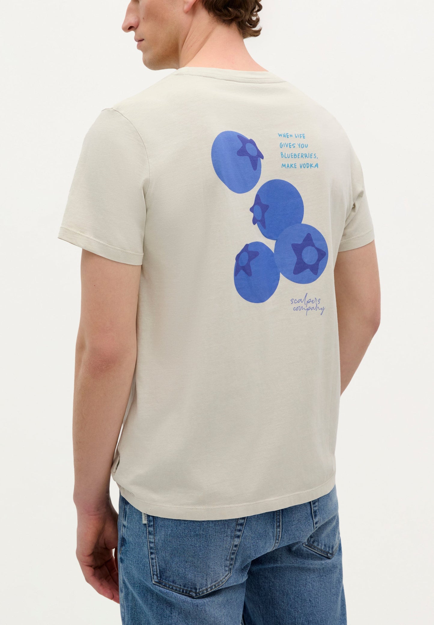 T-SHIRT WITH FRUIT PRINT ON THE BACK