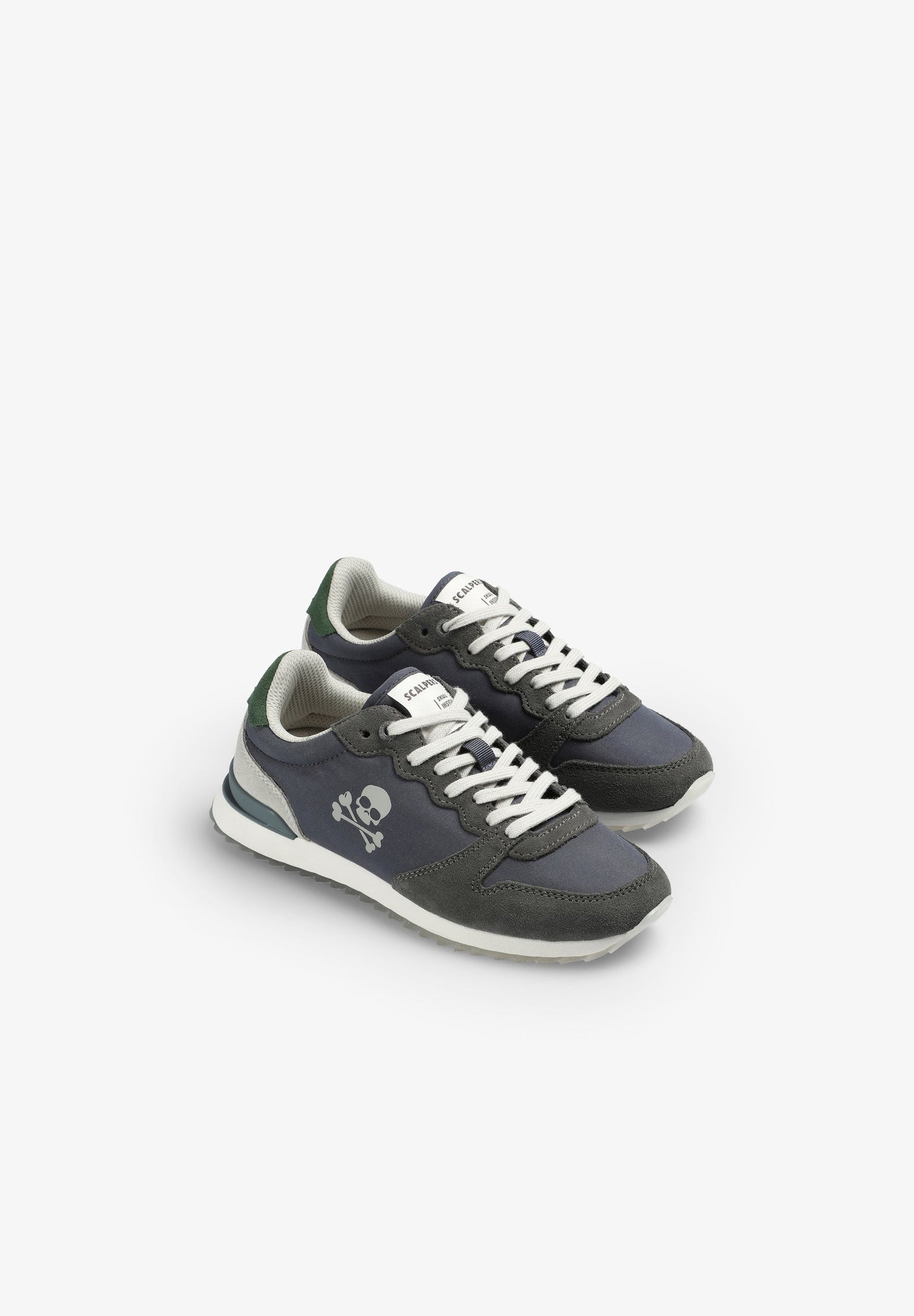 SNEAKERS WITH SKULL INSIGNIA