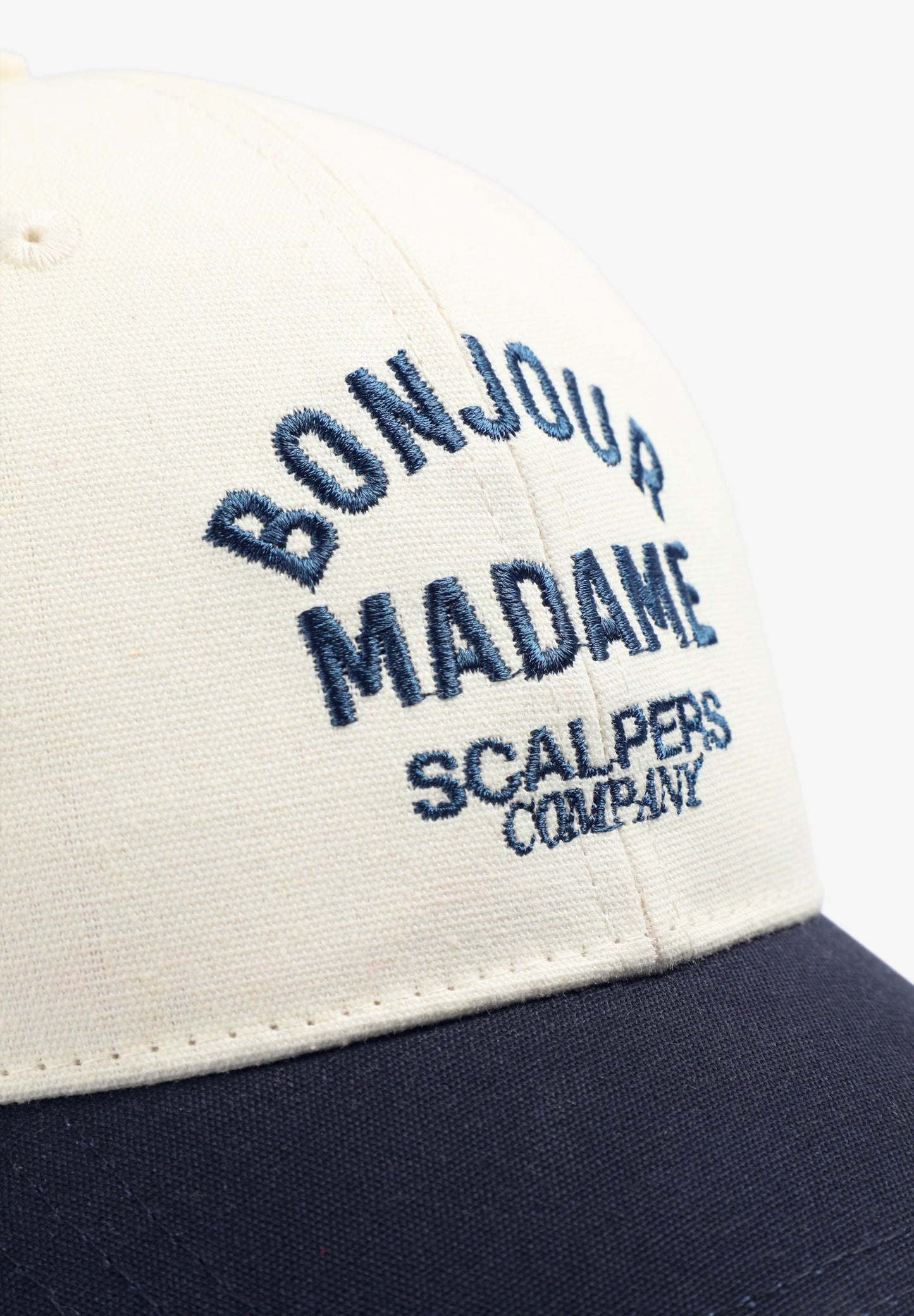 CASQUETTE BICOLORE IMPRIMÉE