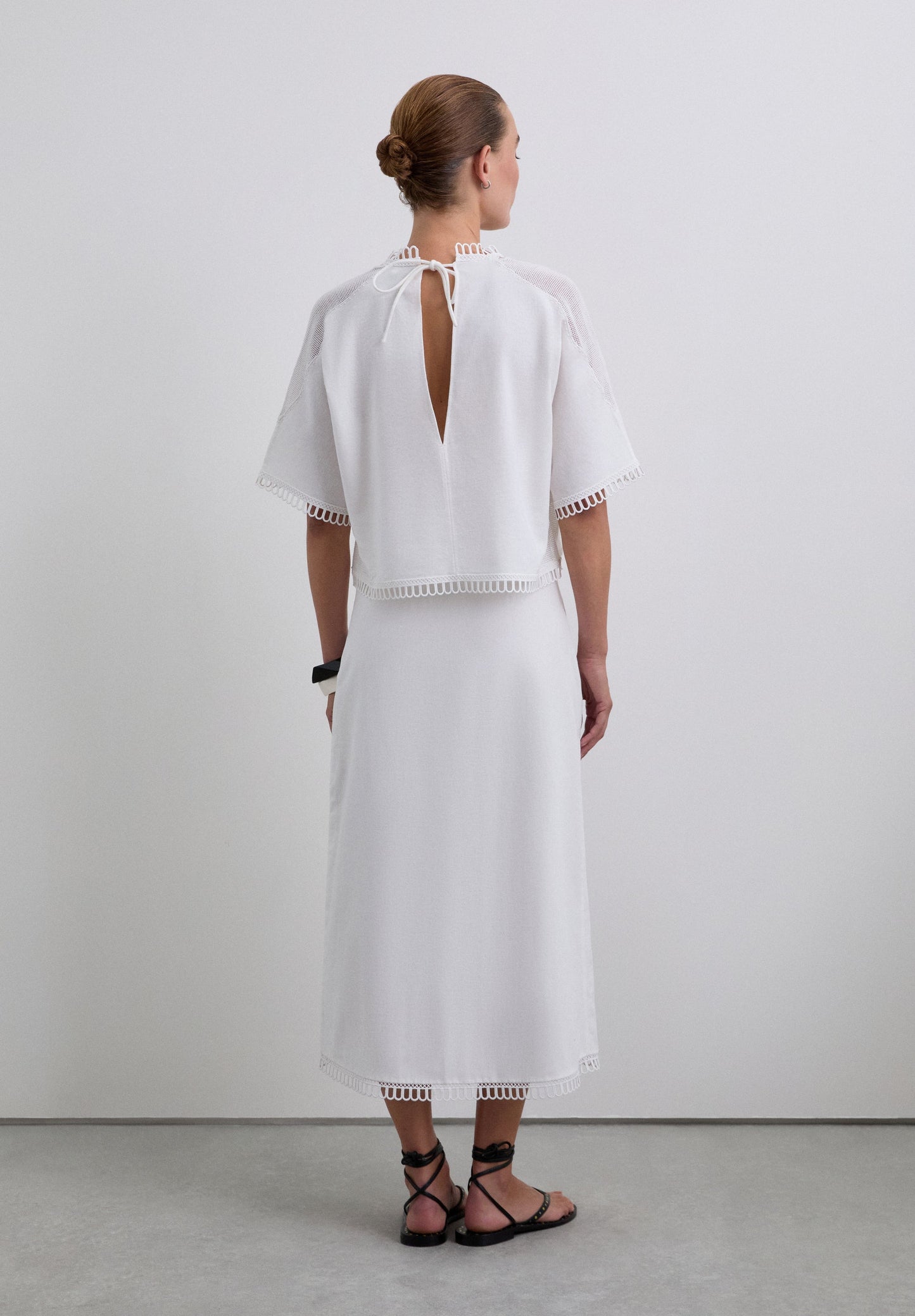 JUPE PORTEFEUILLE DÉTAILS DENTELLE