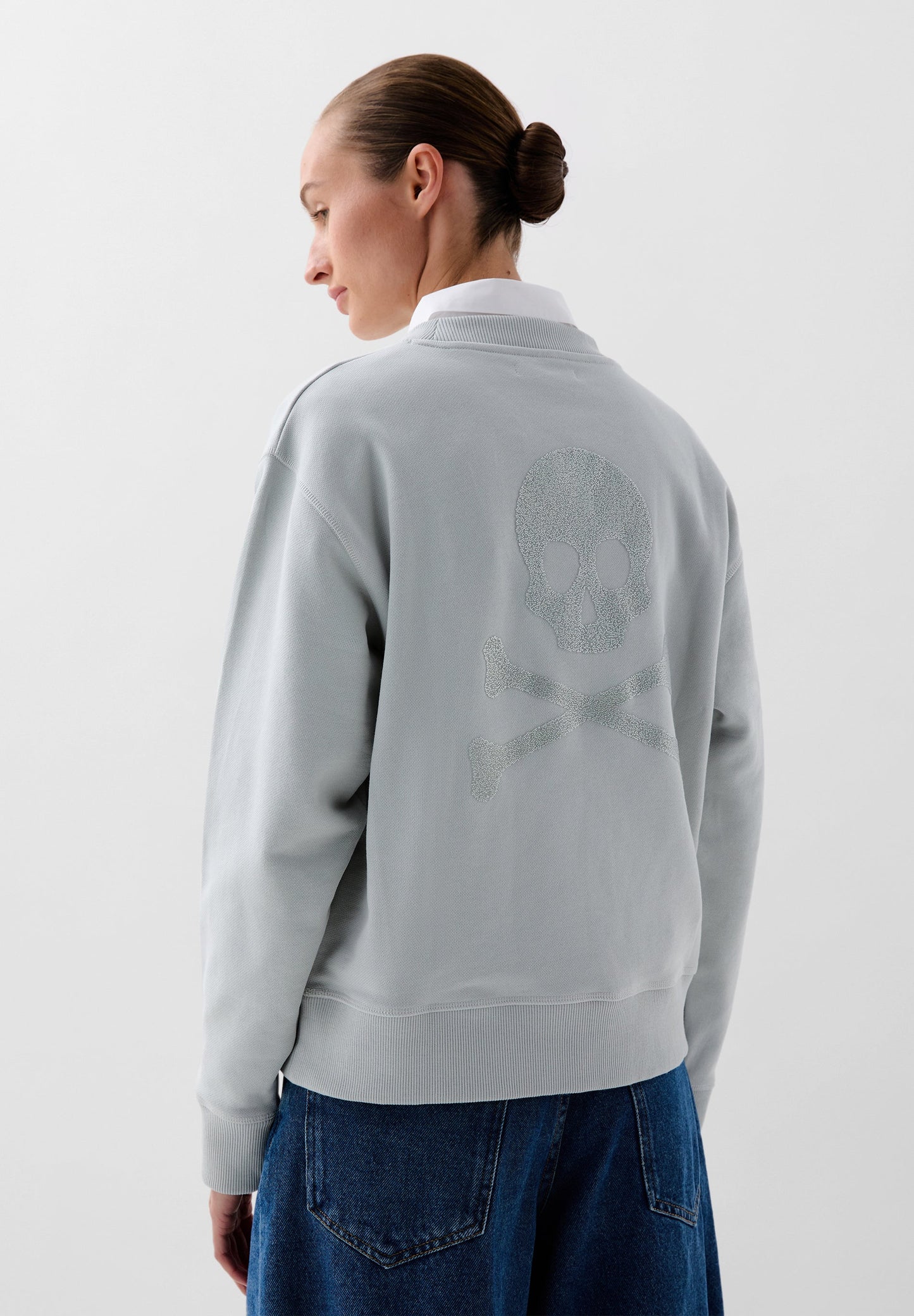 SWEATSHIRT WITH SKULL ON THE BACK