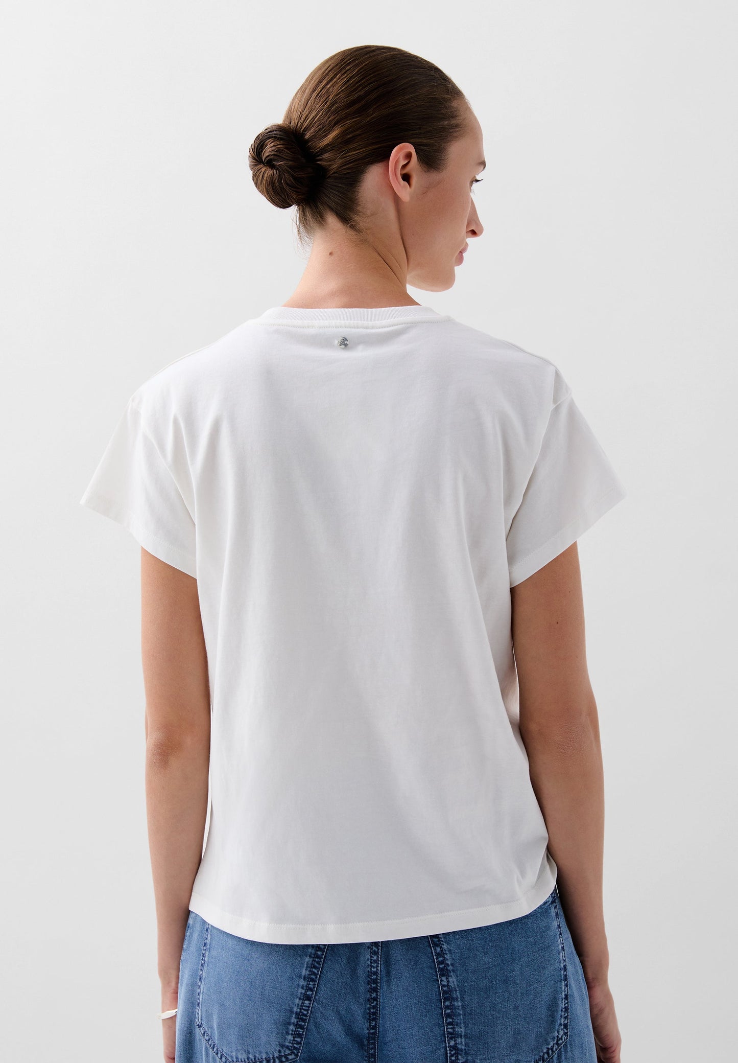 SIDE KNOT T-SHIRT