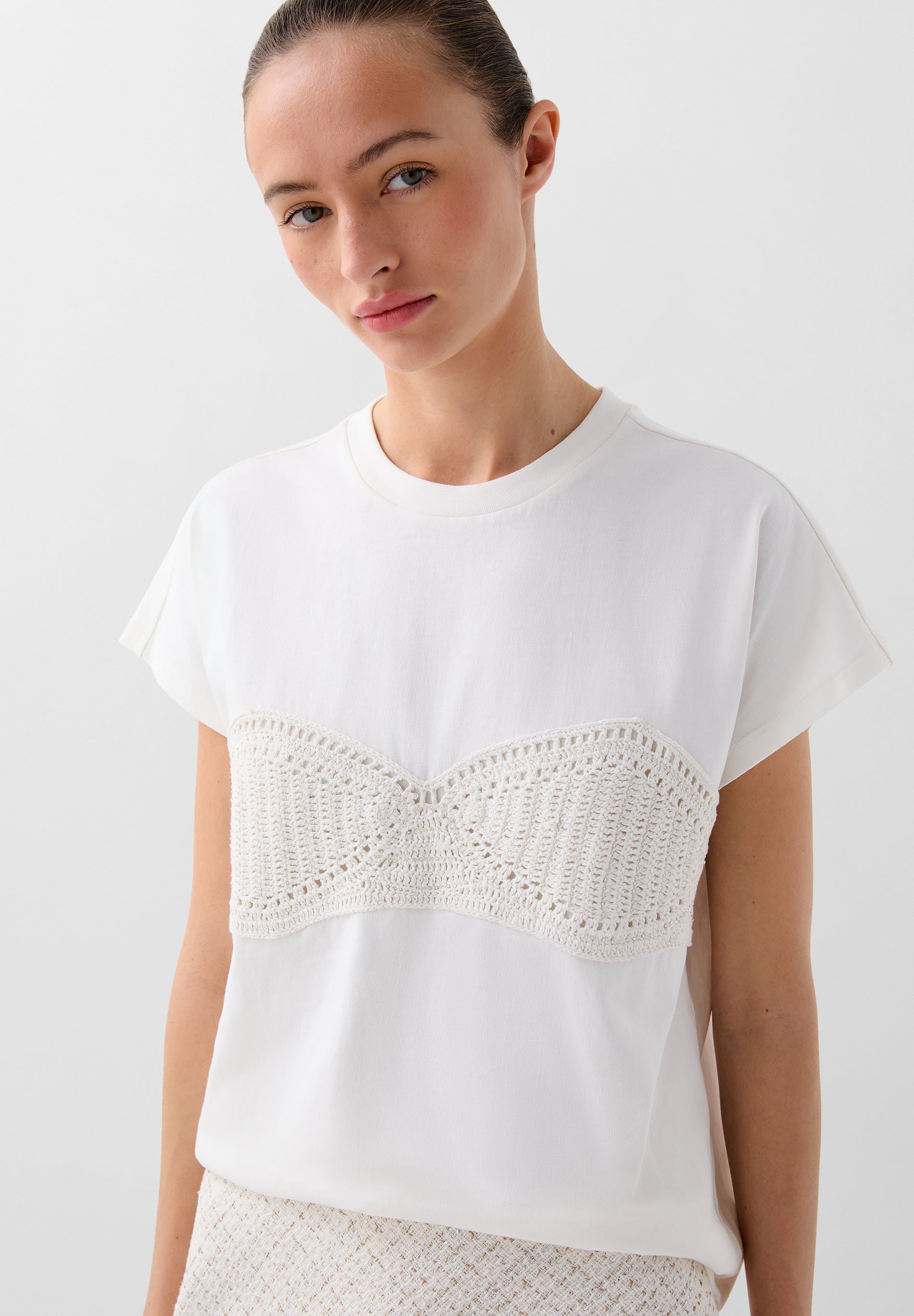 T-SHIRT WITH CROCHET DETAIL