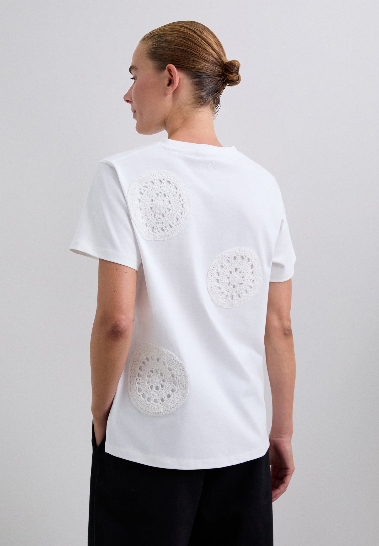 T-SHIRT WITH CROCHET DETAILS