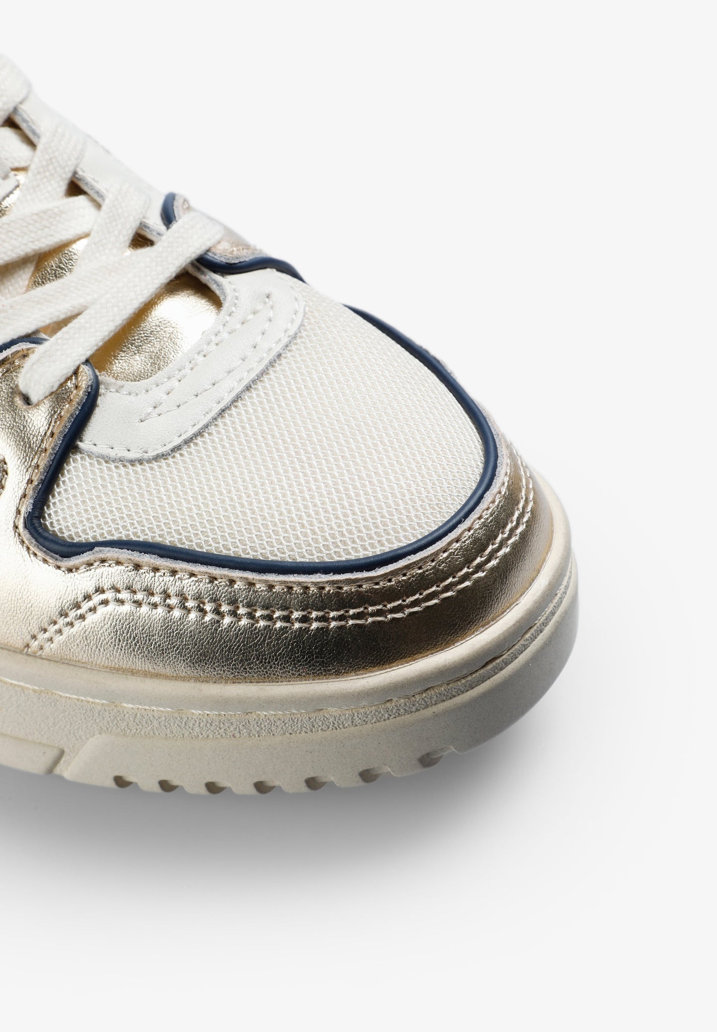 SNEAKERS WITH CONTRAST SKULL