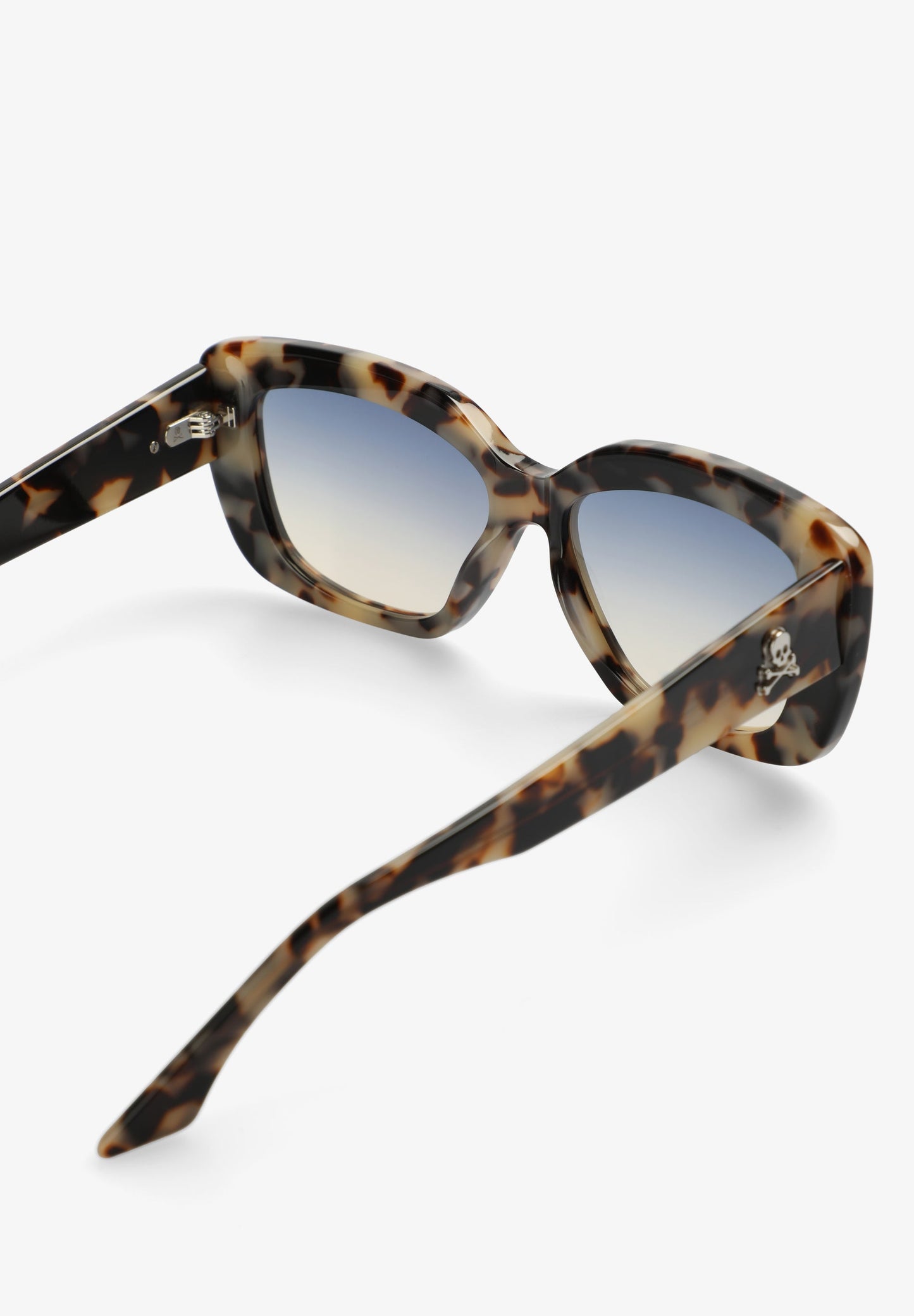 TORTOISESHELL SUNGLASSES