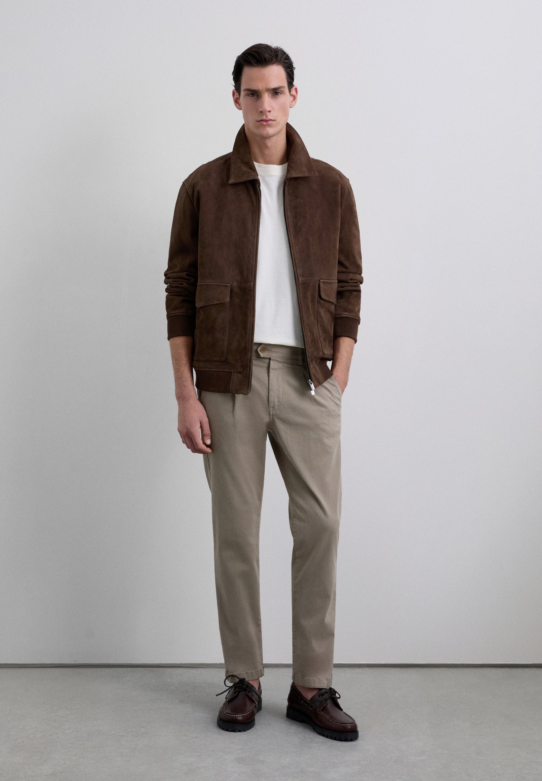 CHINO TROUSERS WITH DARTS