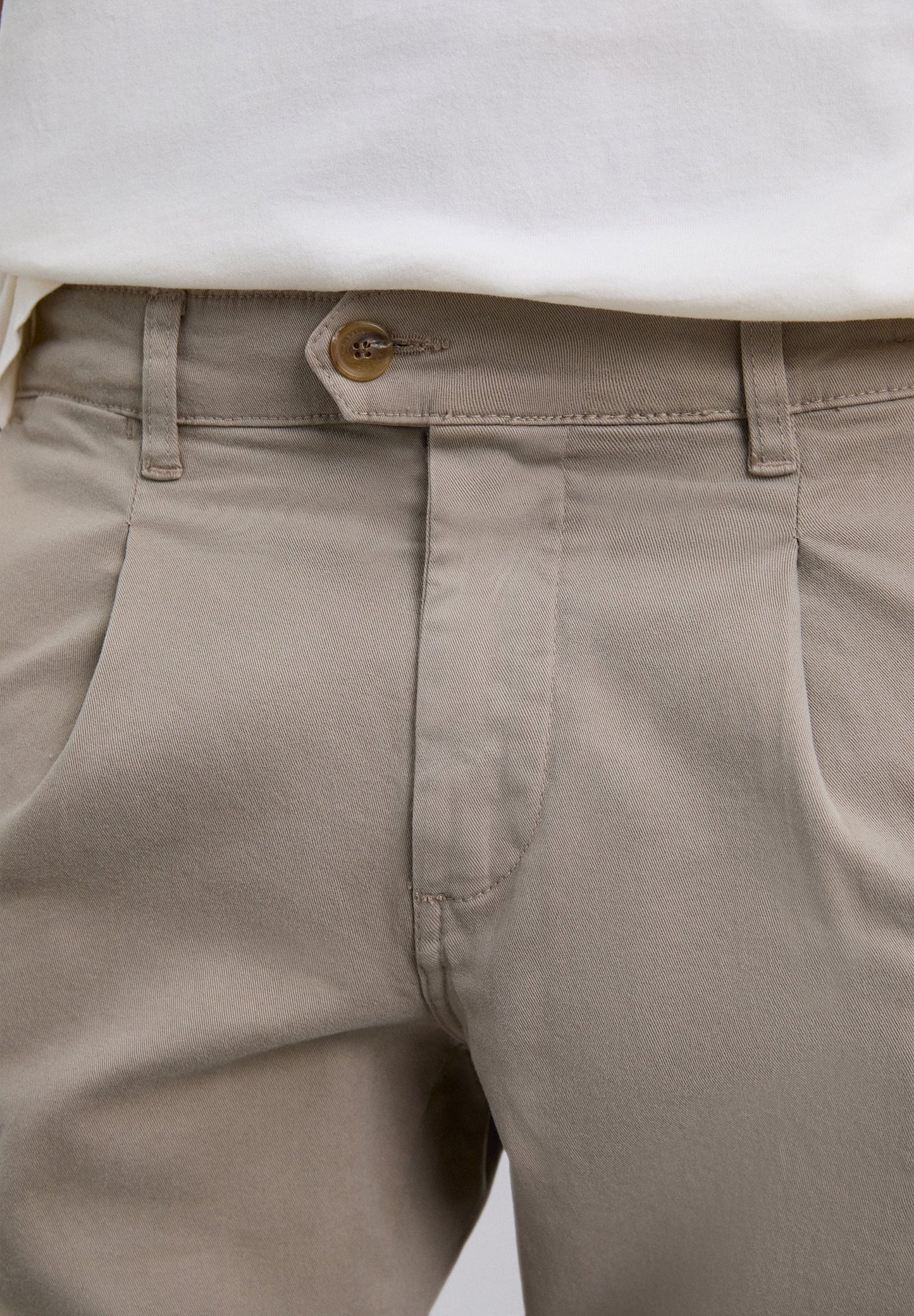 CHINO TROUSERS WITH DARTS