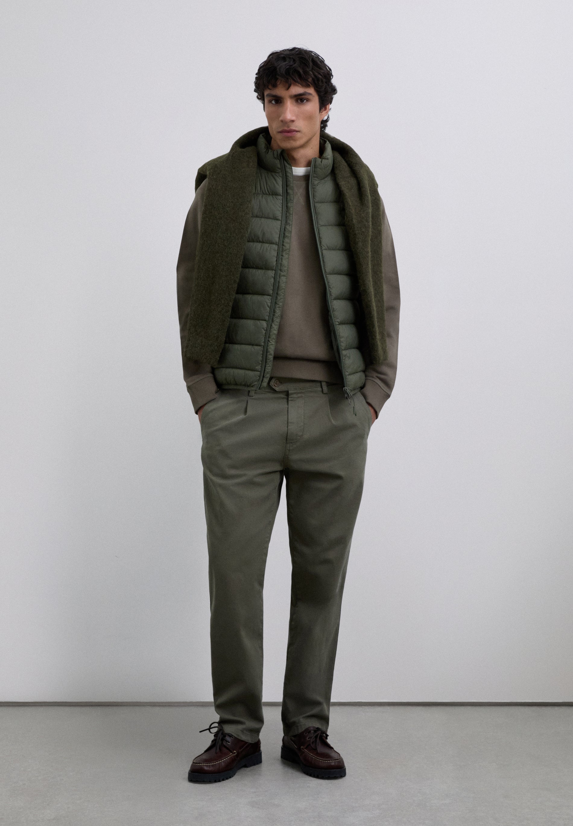 LIGHT PUFFER VEST