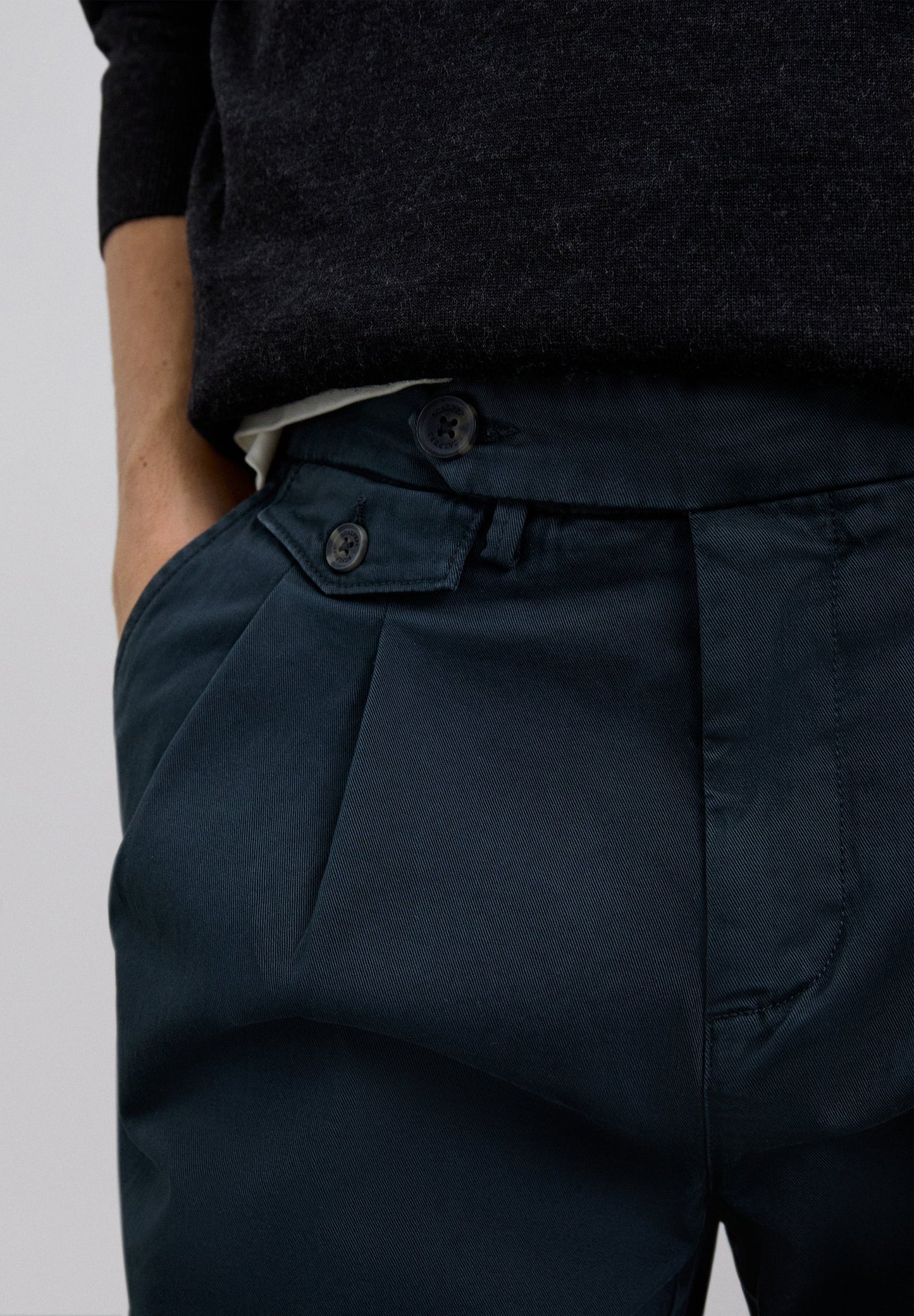 COTTON TROUSERS WITH DOUBLE DARTS