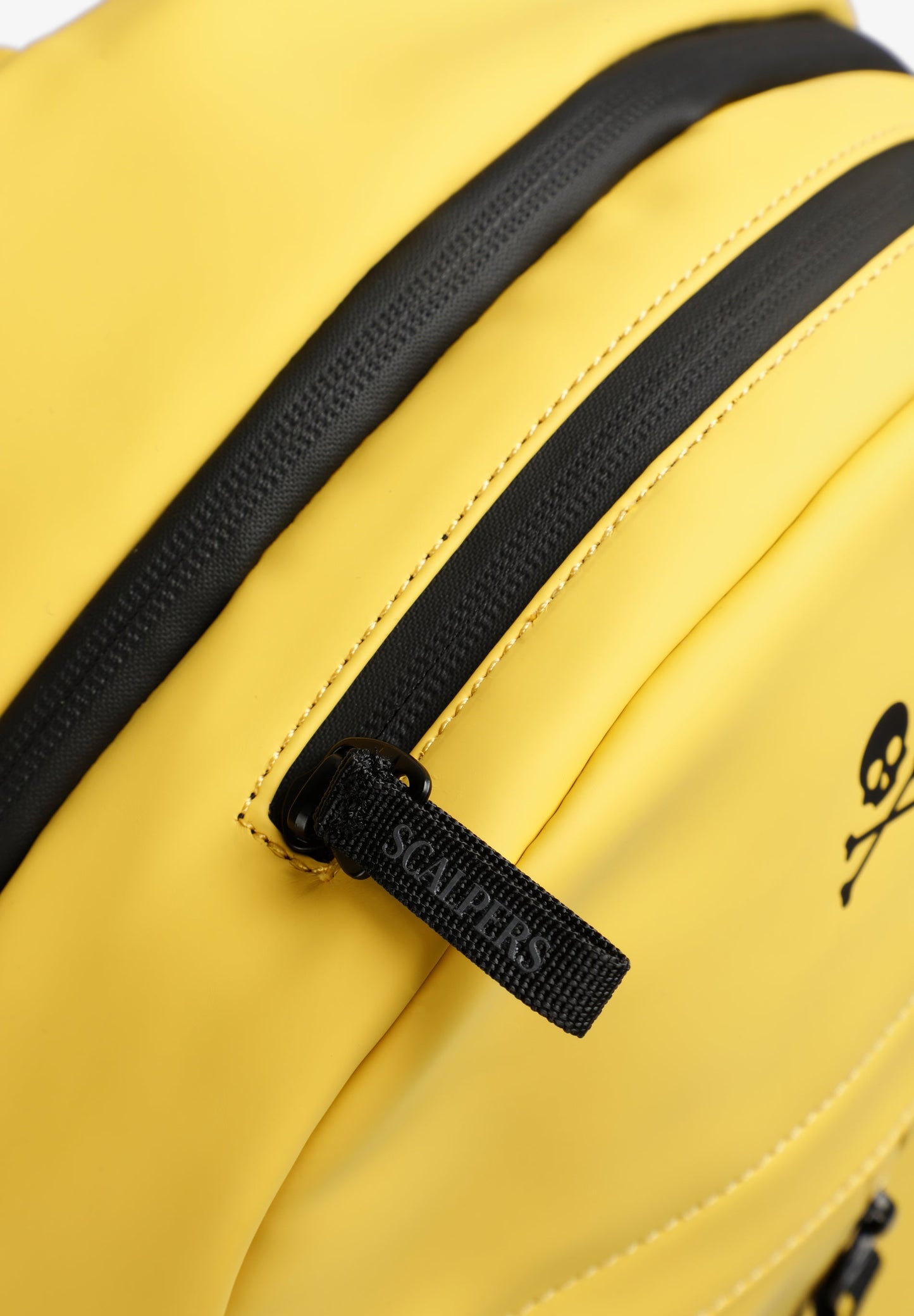 TECHNICAL BACKPACK WITH SKULL