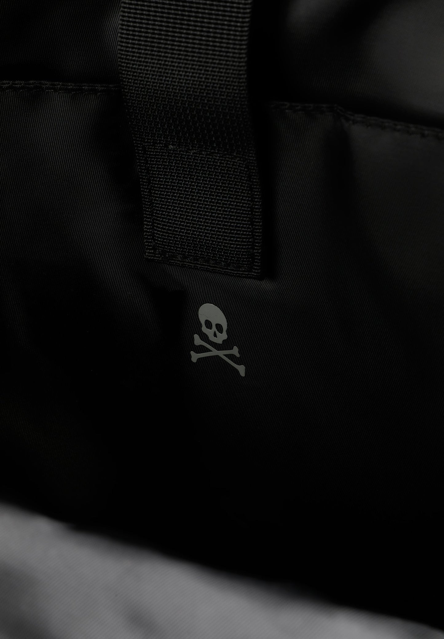TECHNICAL BACKPACK WITH SKULL