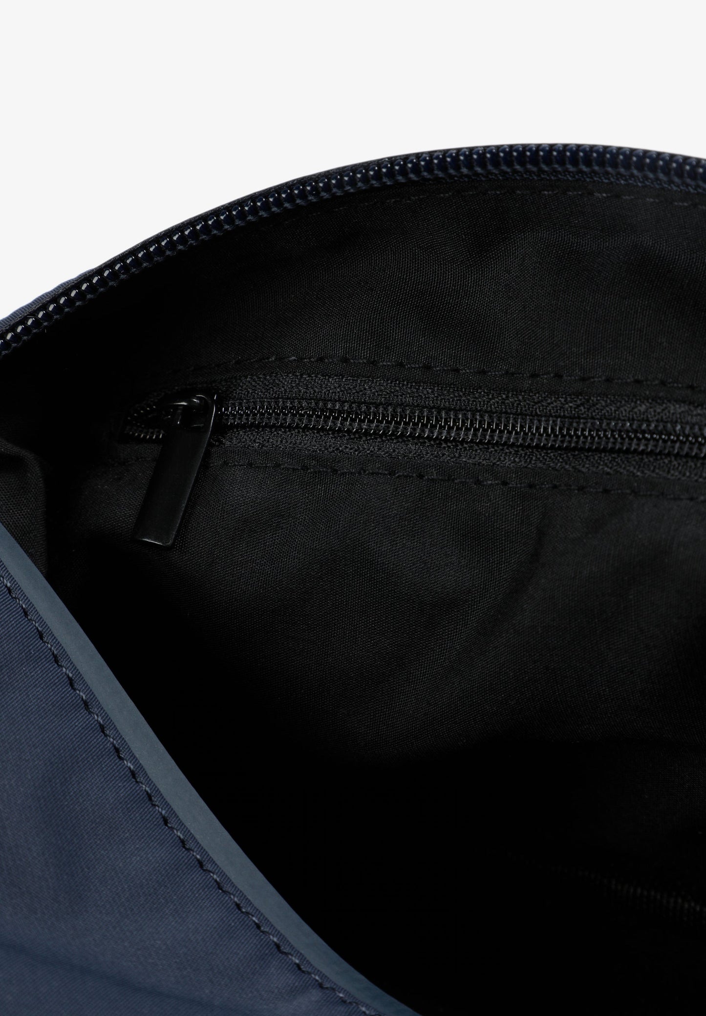 TRAVEL TOILETRY BAG IN TECHNICAL FABRIC