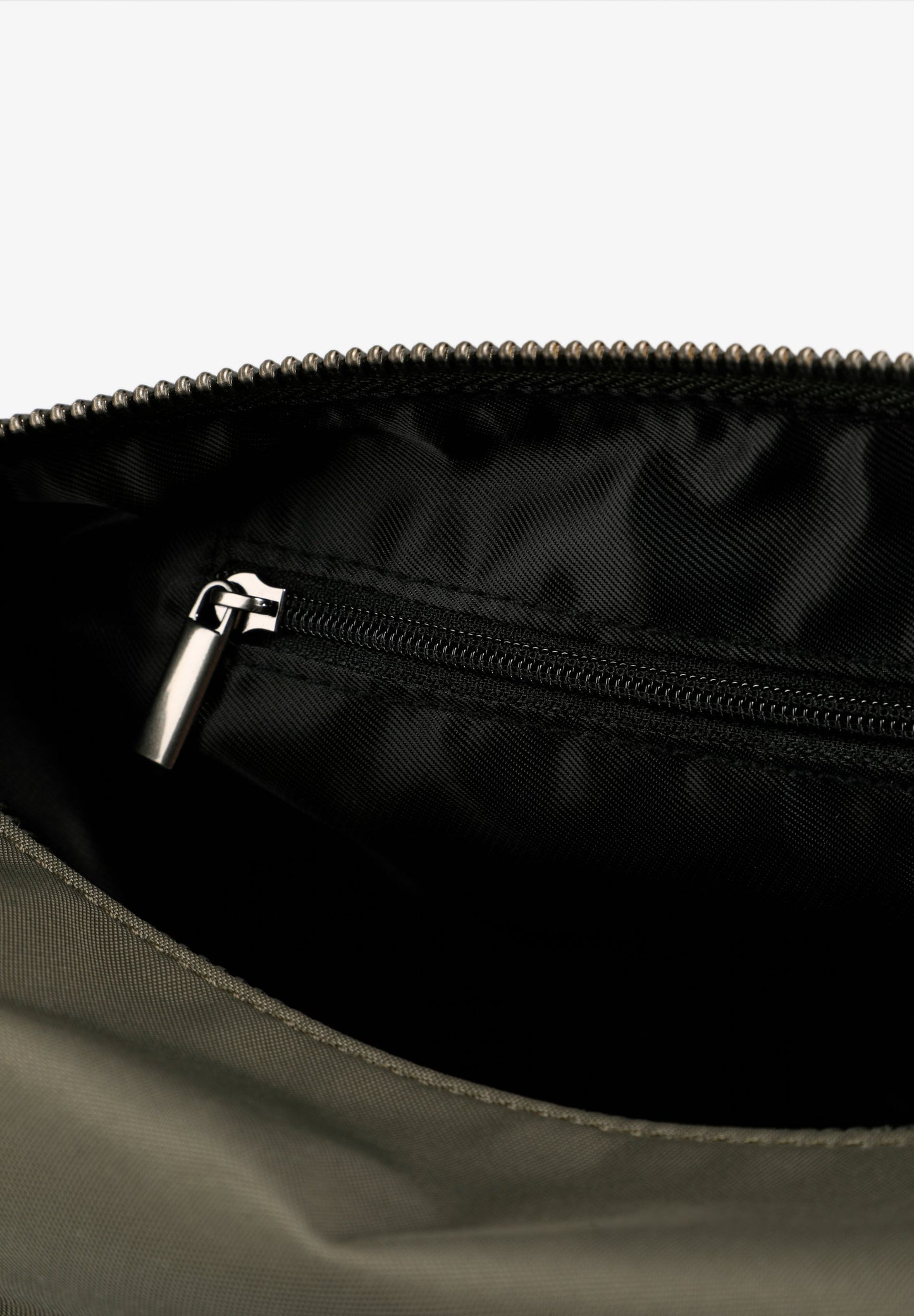 RUBBERISED TRAVEL TOILETRY BAG