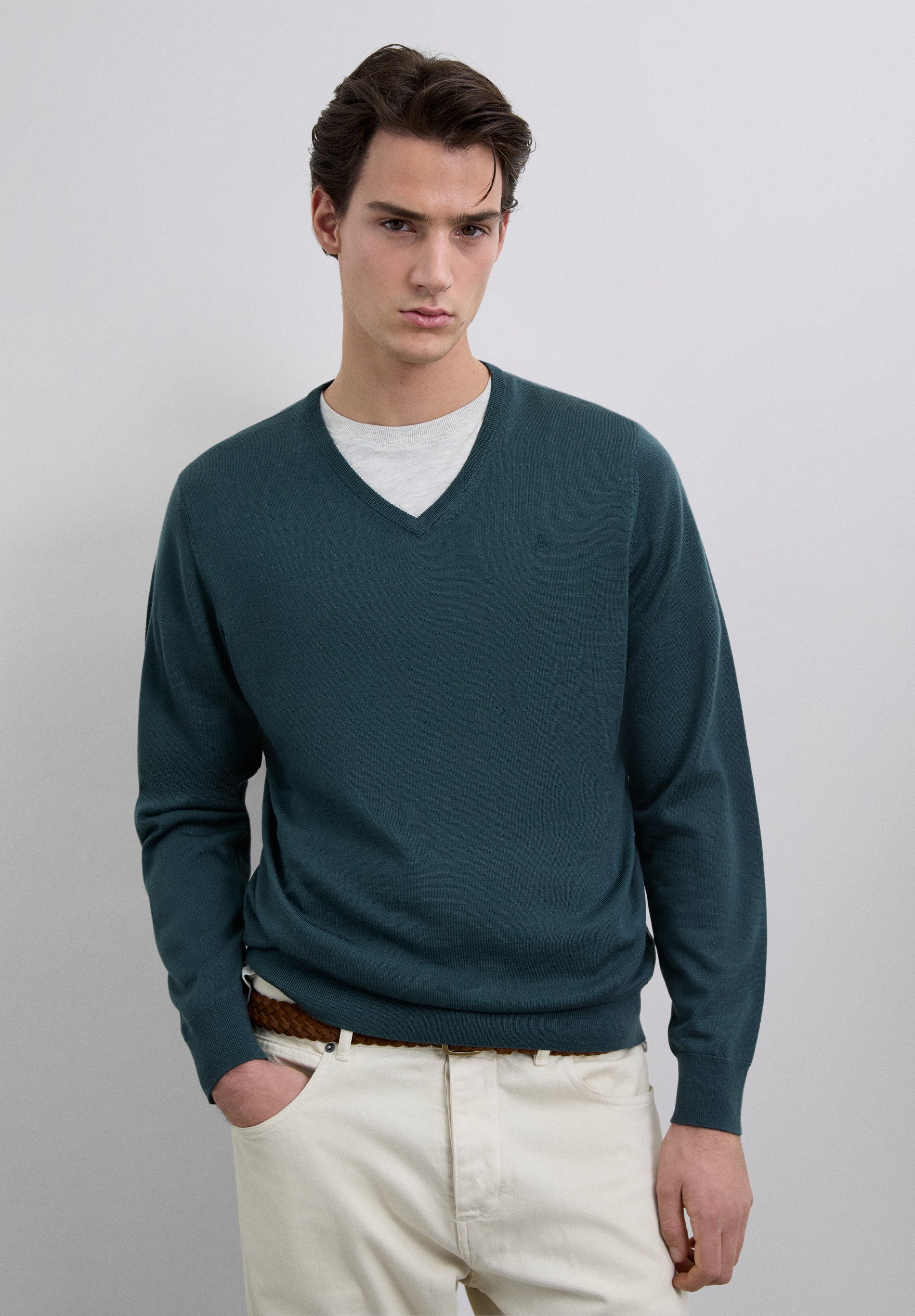 V-NECK WOOL SWEATER WITH SKULL