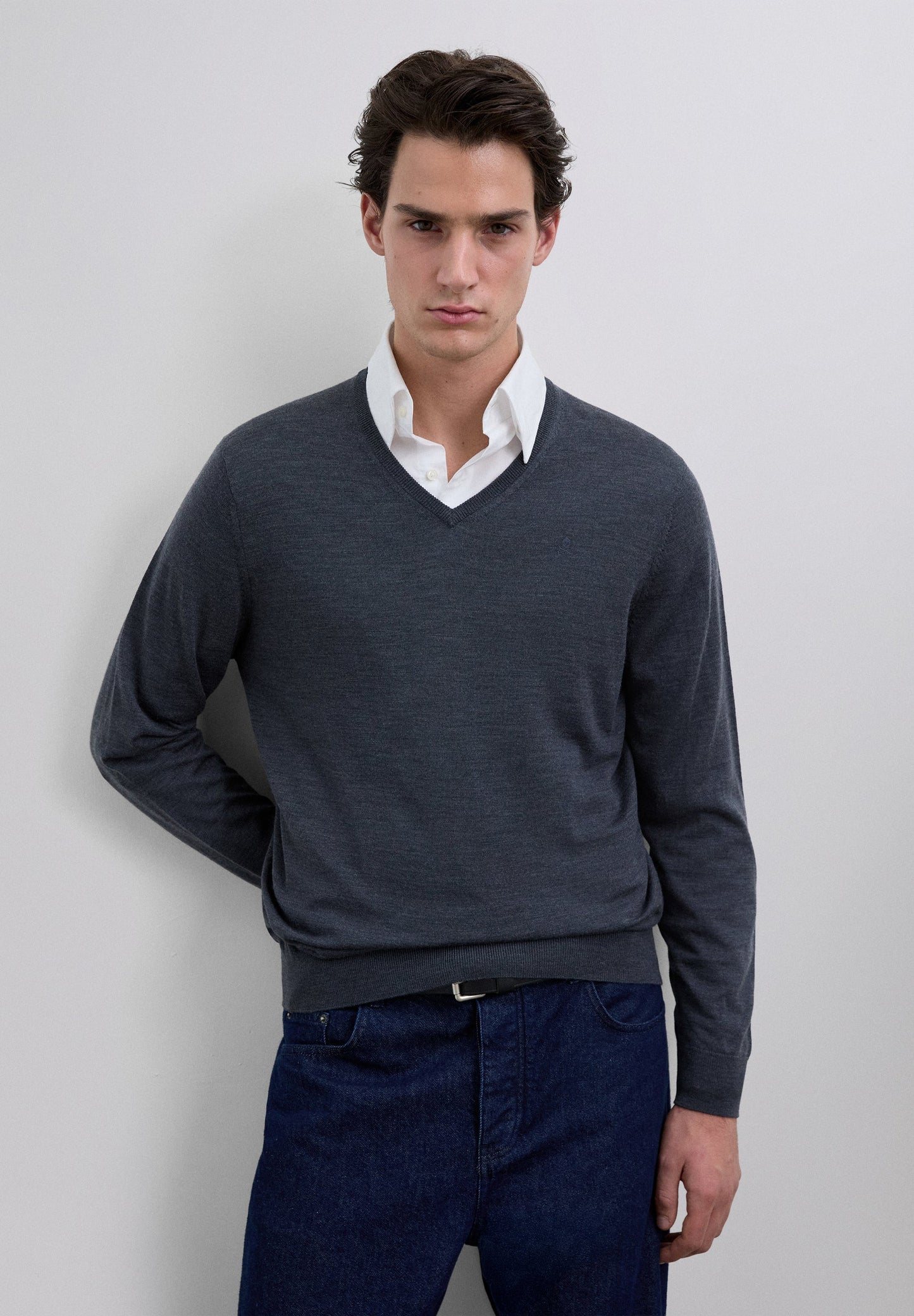 V-NECK WOOL SWEATER WITH SKULL