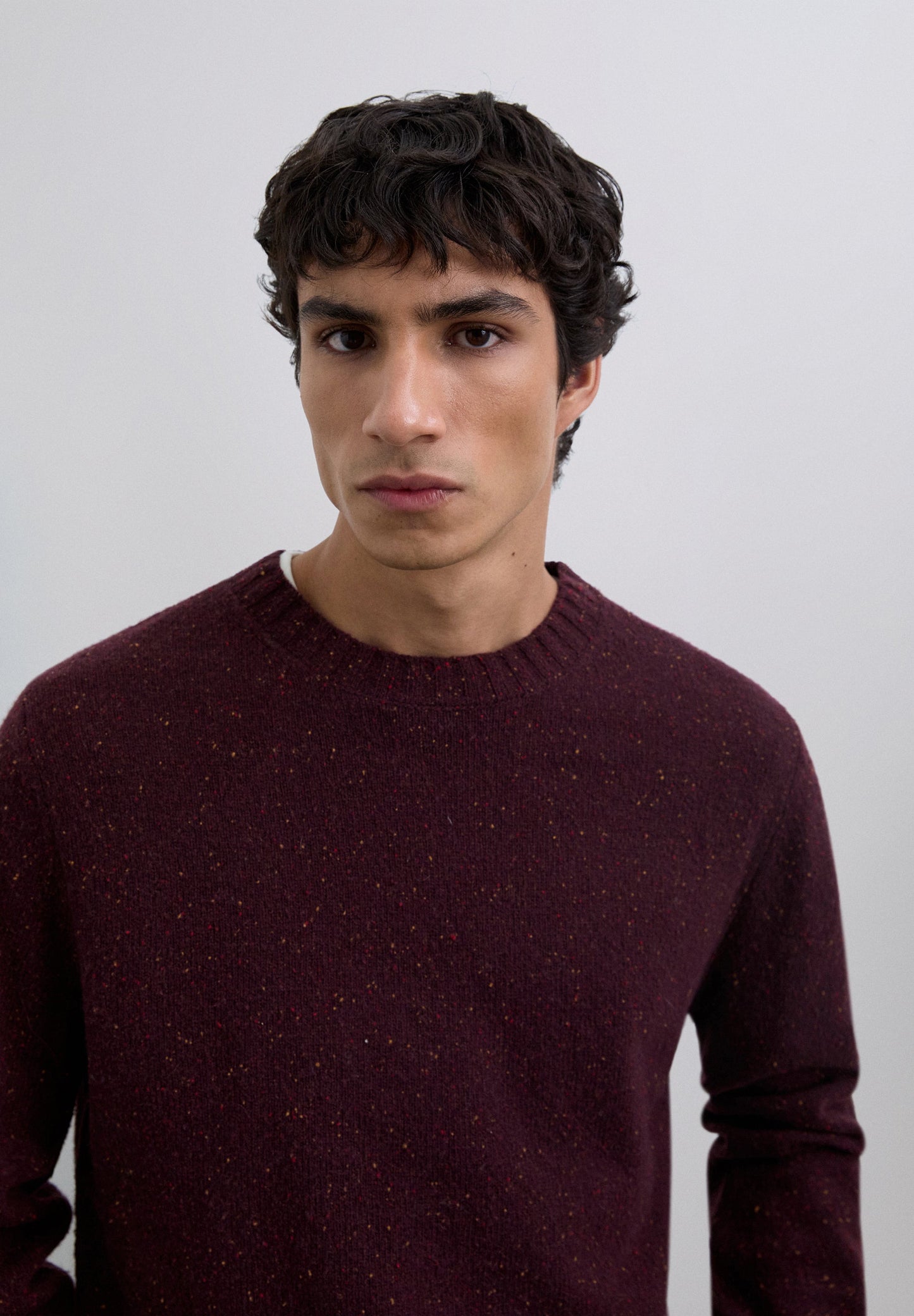 ROUND NECK WOOL SWEATER