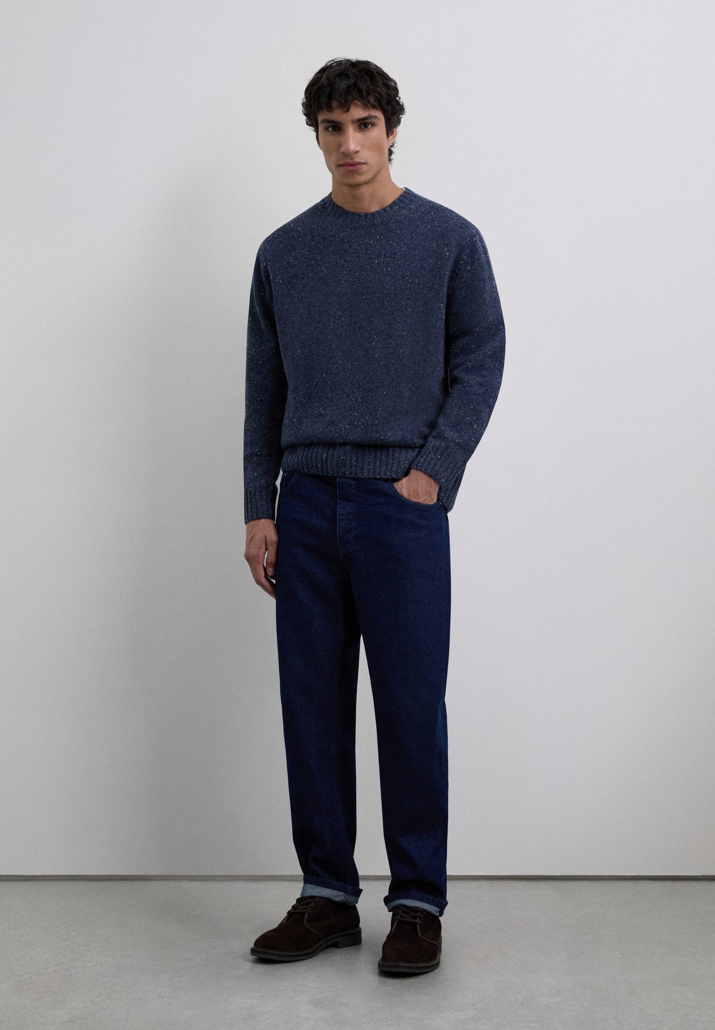 ROUND NECK WOOL SWEATER