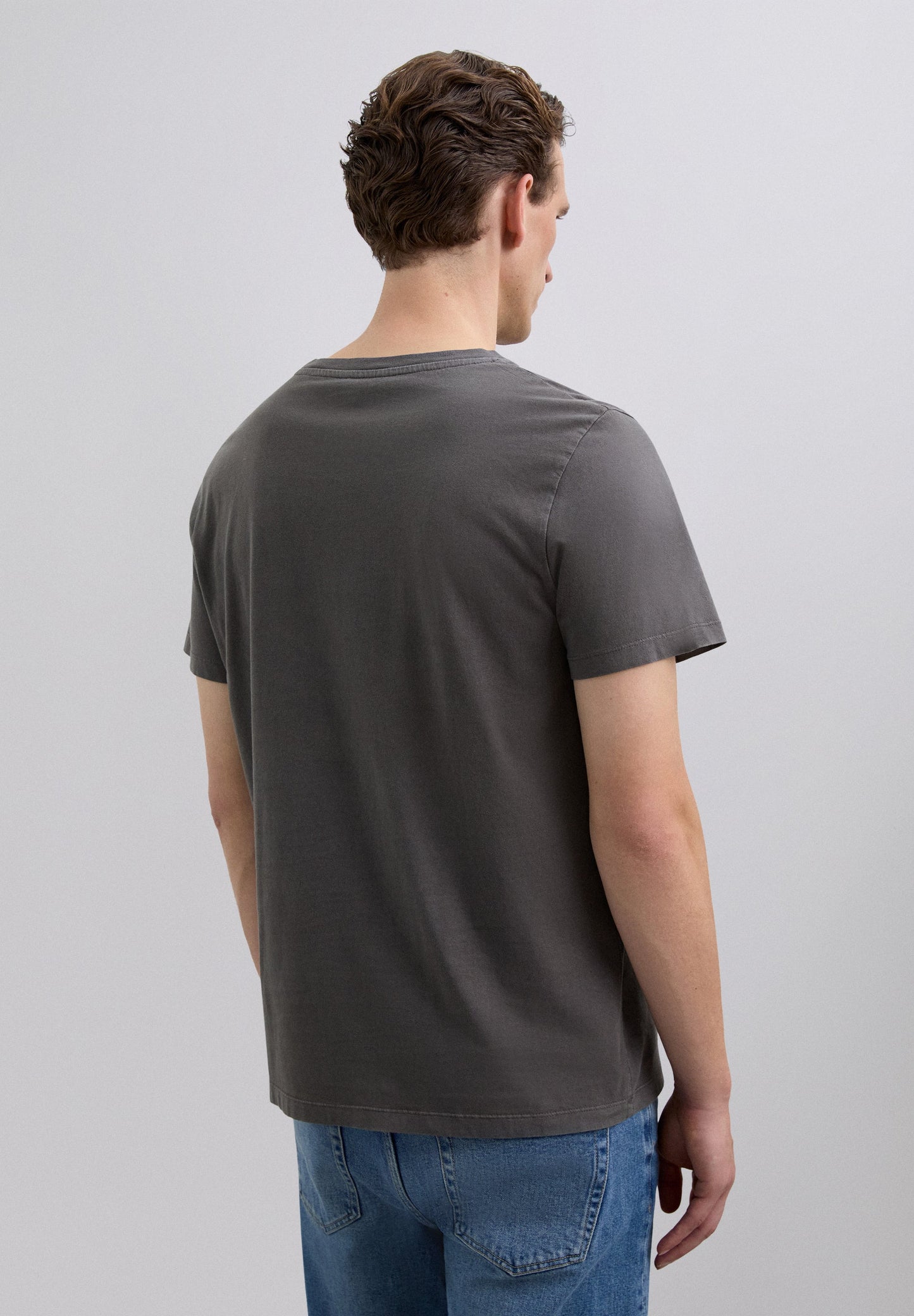 T-SHIRT WITH MATCHING EMBROIDERED SKULL