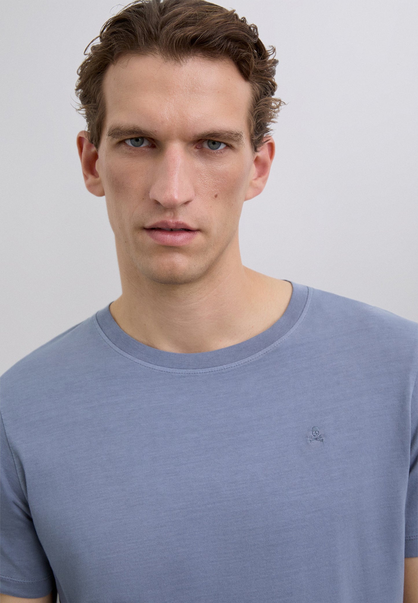 T-SHIRT WITH MATCHING EMBROIDERED SKULL